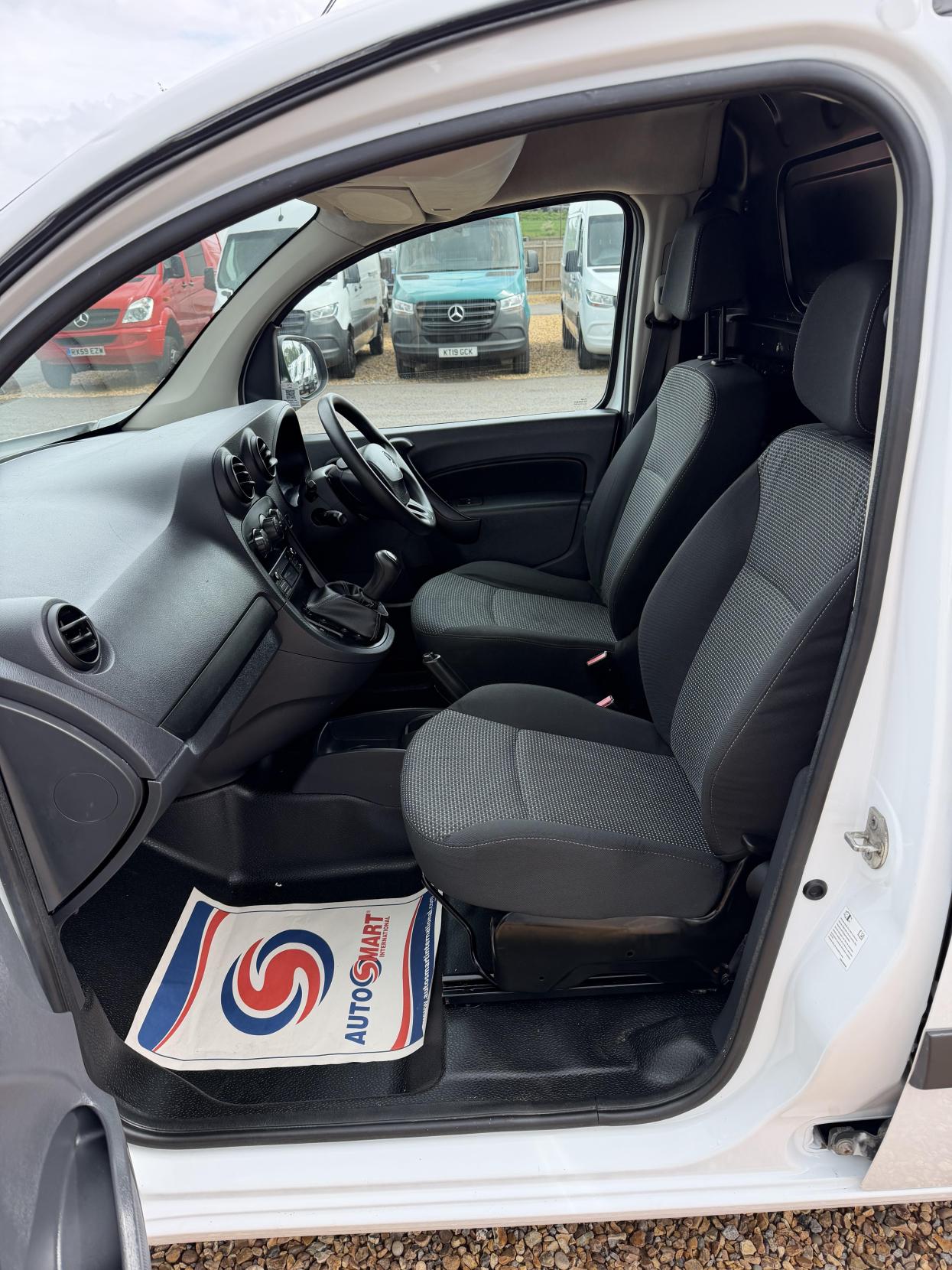 2017 Mercedes-Benz Citan 1.5 109 CDI BlueEfficiency Panel Van 6dr Diesel Manual L3 Euro 5 (s/s) (90 ps) - Thumbnail 16