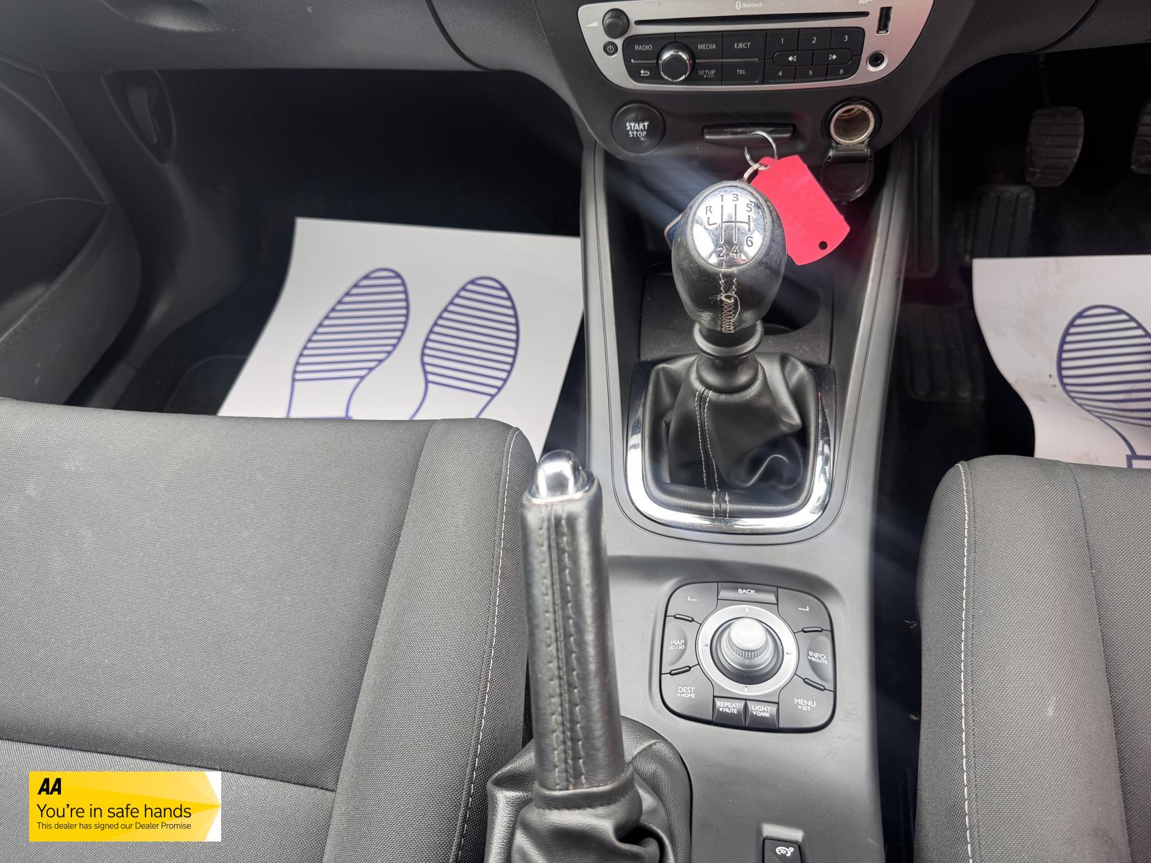 Renault Megane 1.5 dCi ENERGY Dynamique TomTom Sport Tourer 5dr Diesel Manual Euro 5 (s/s) (110 ps)