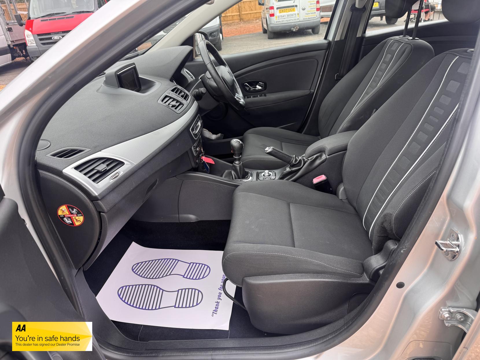 Renault Megane 1.5 dCi ENERGY Dynamique TomTom Sport Tourer 5dr Diesel Manual Euro 5 (s/s) (110 ps)