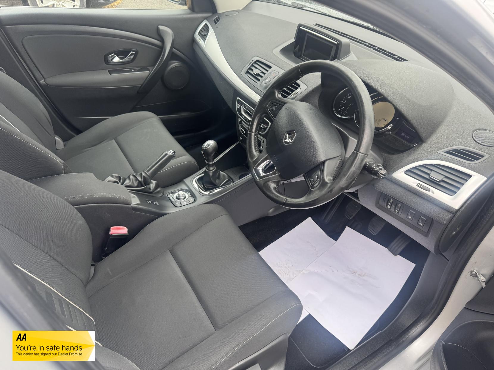 Renault Megane 1.5 dCi ENERGY Dynamique TomTom Sport Tourer 5dr Diesel Manual Euro 5 (s/s) (110 ps)