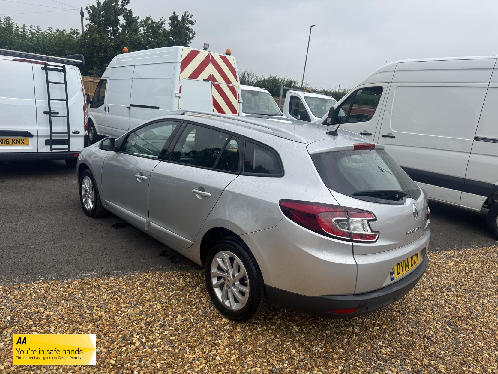 Renault Megane 1.5 dCi ENERGY Dynamique TomTom Sport Tourer 5dr Diesel Manual Euro 5 (s/s) (110 ps)