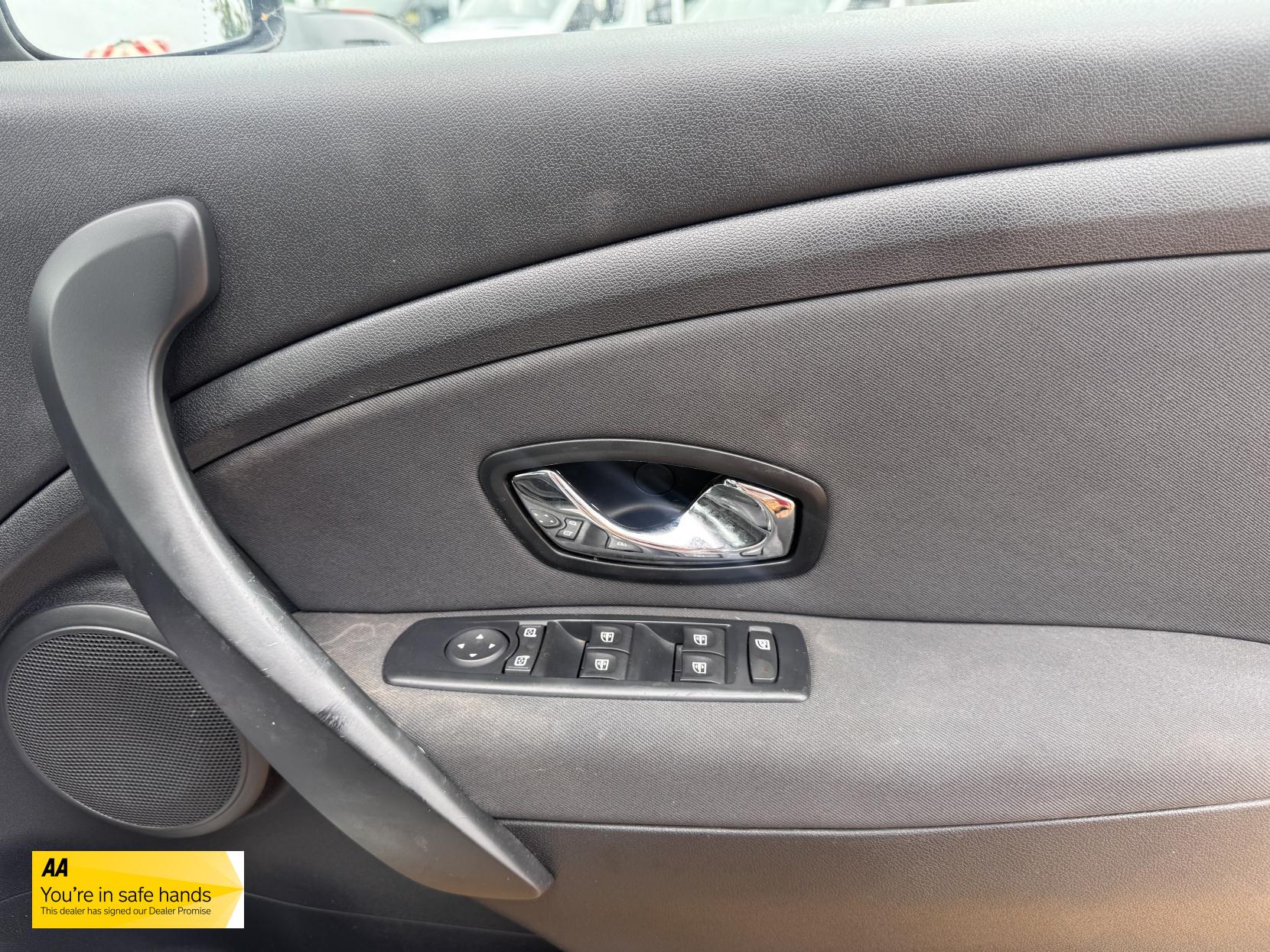 Renault Megane 1.5 dCi ENERGY Dynamique TomTom Sport Tourer 5dr Diesel Manual Euro 5 (s/s) (110 ps)