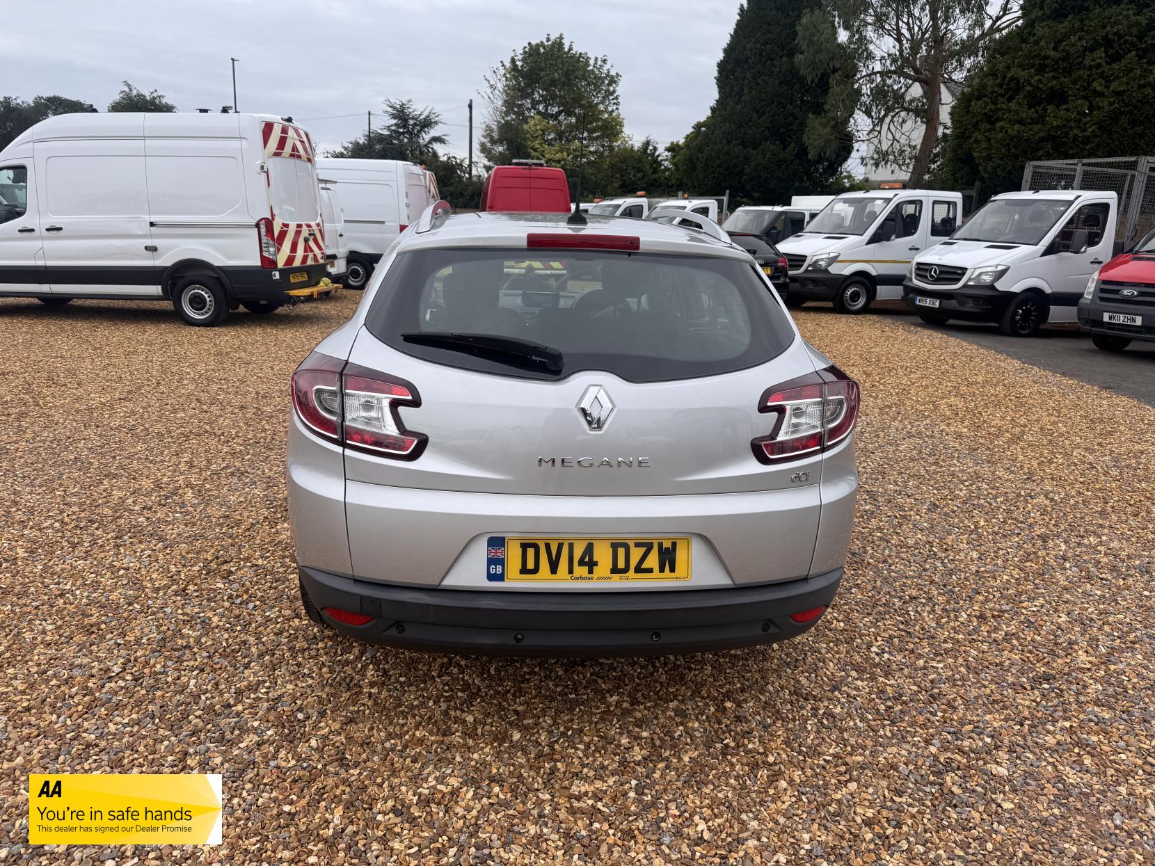 Renault Megane 1.5 dCi ENERGY Dynamique TomTom Sport Tourer 5dr Diesel Manual Euro 5 (s/s) (110 ps)