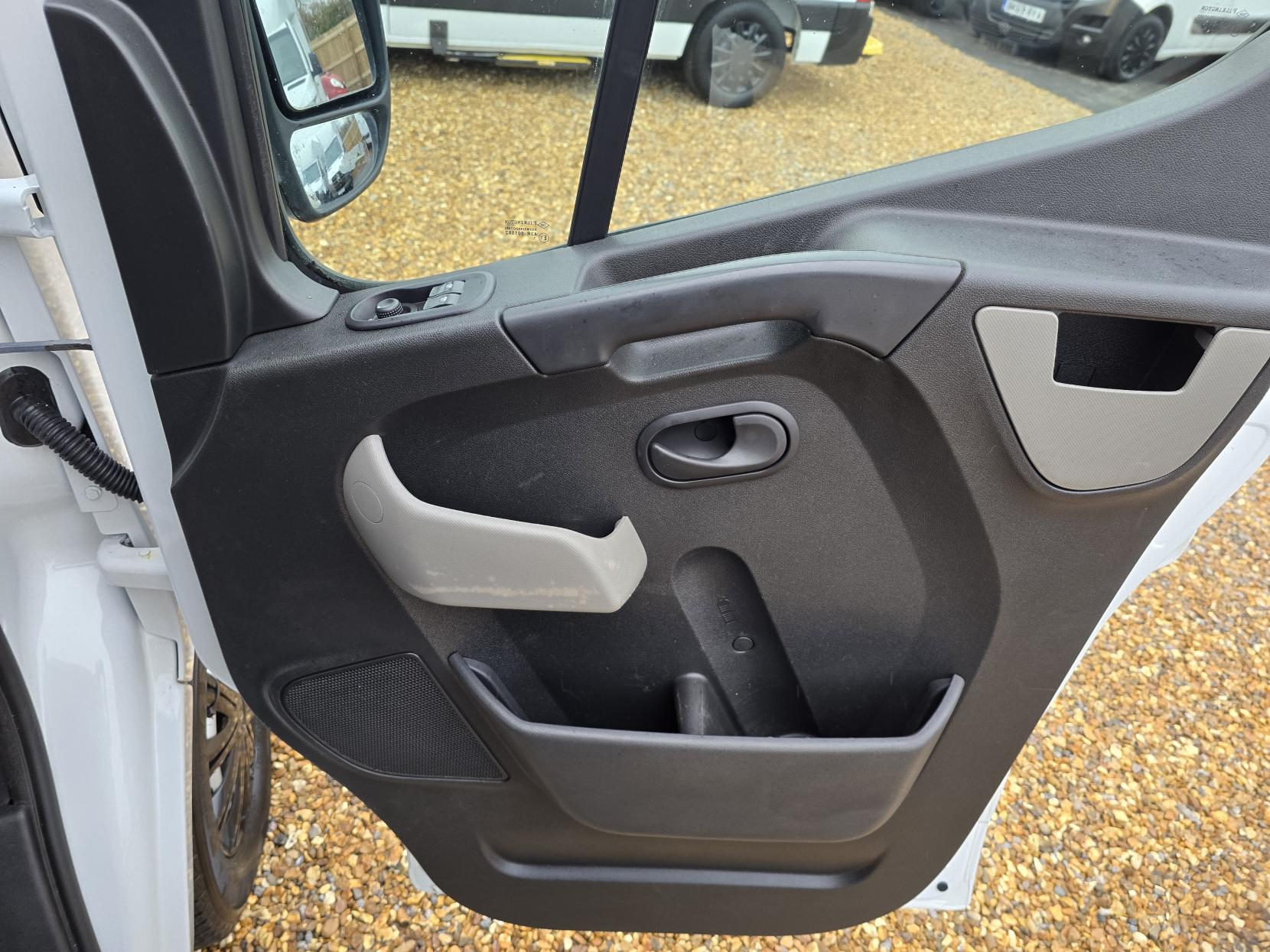 Vauxhall Movano 2.3 CDTi 3500 Panel Van 5dr Diesel Manual FWD L2 H2 Euro 6 (130 ps)