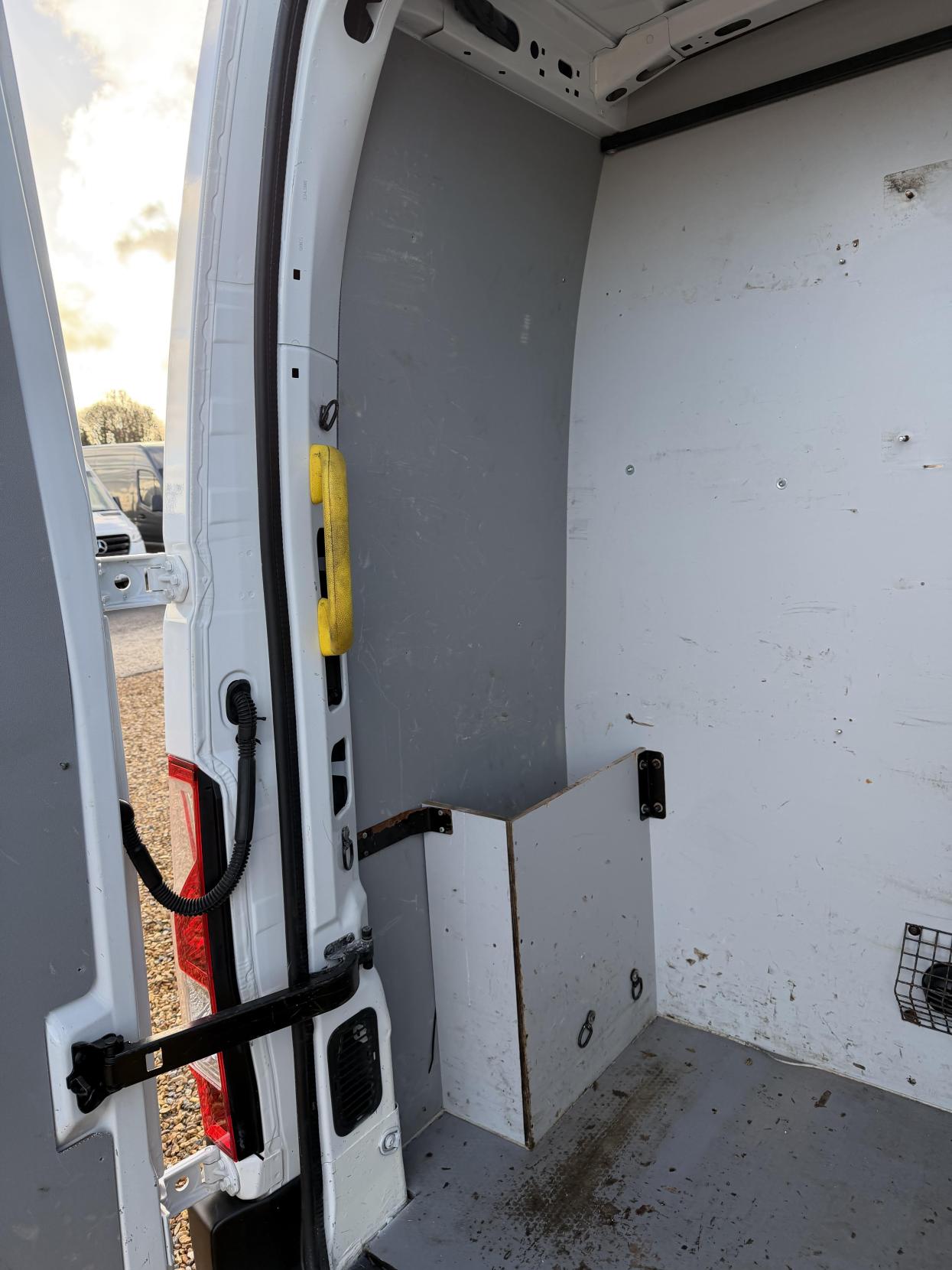 Vauxhall Movano 2.3 CDTi 3500 Panel Van 5dr Diesel Manual FWD L2 H2 Euro 6 (130 ps)