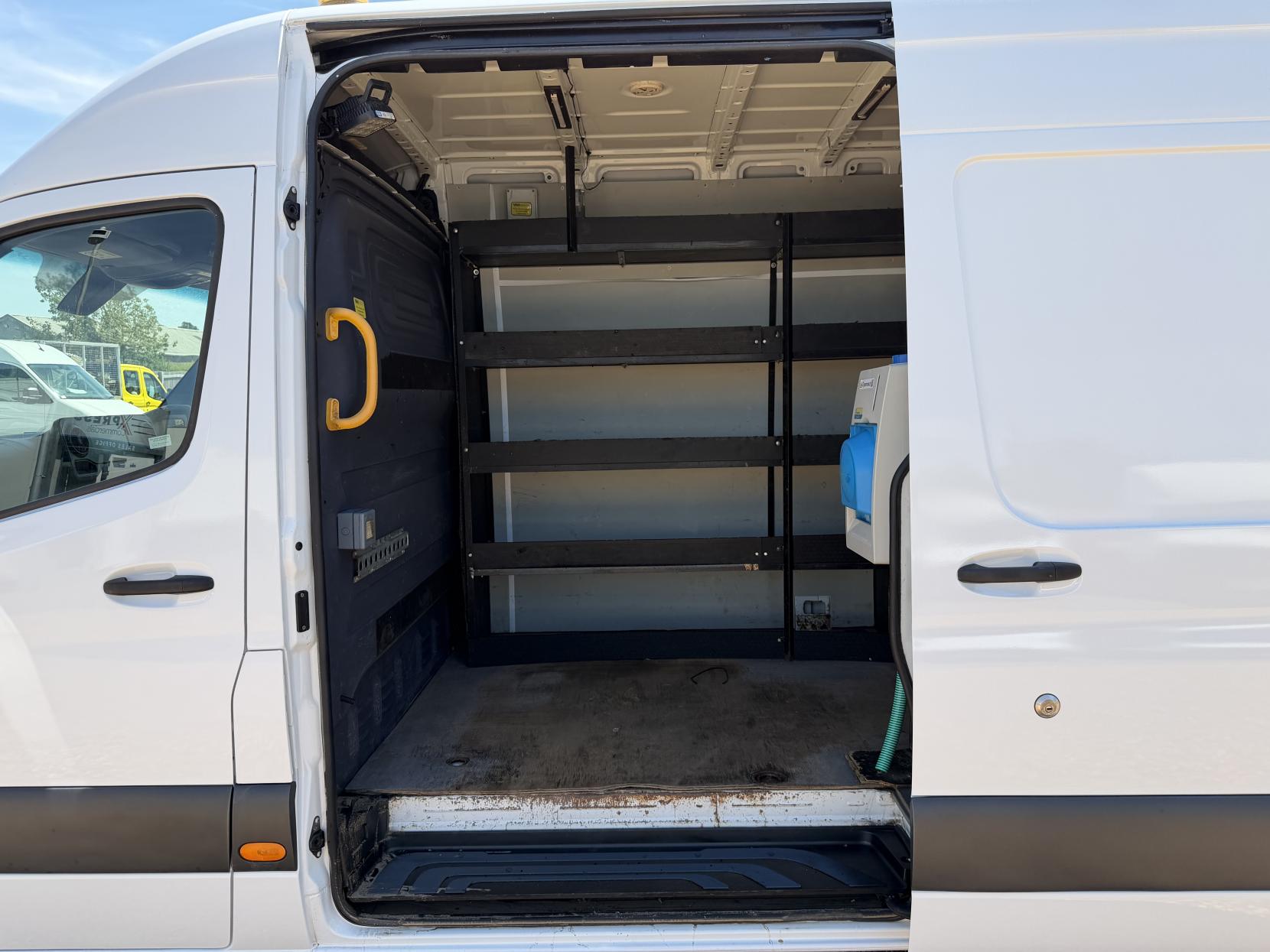 2019 Mercedes-Benz Sprinter 2.1 316 CDI Panel Van 5dr Diesel Manual RWD L2 H2 Euro 6 (163 ps) - Thumbnail 18