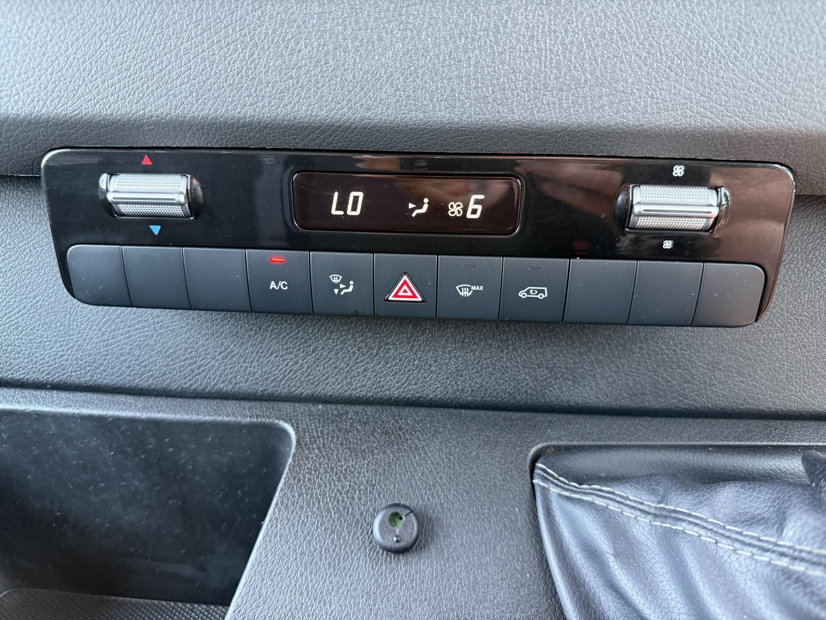 2019 Mercedes-Benz Sprinter 2.1 316 CDI Panel Van 5dr Diesel Manual RWD L2 H2 Euro 6 (163 ps) - Thumbnail 47