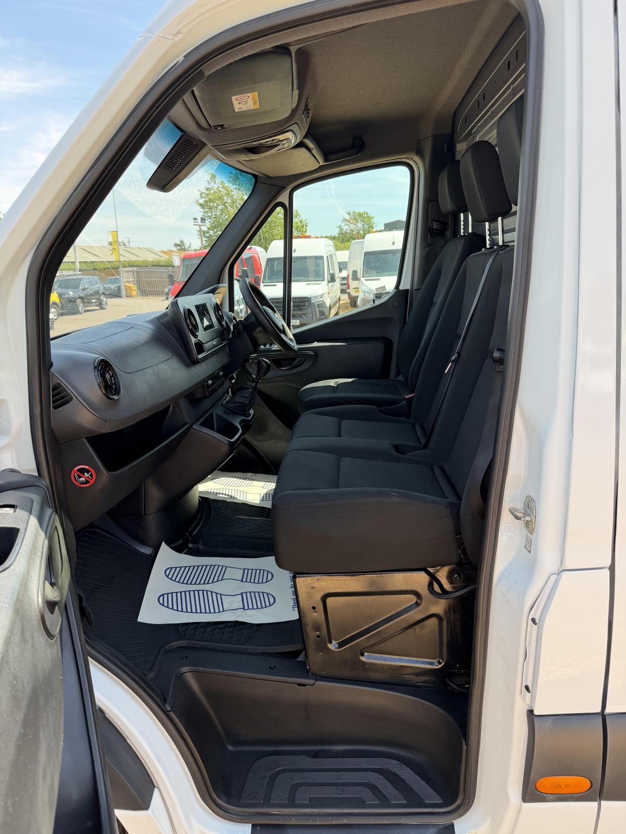 2019 Mercedes-Benz Sprinter 2.1 316 CDI Panel Van 5dr Diesel Manual RWD L2 H2 Euro 6 (163 ps) - Thumbnail 19