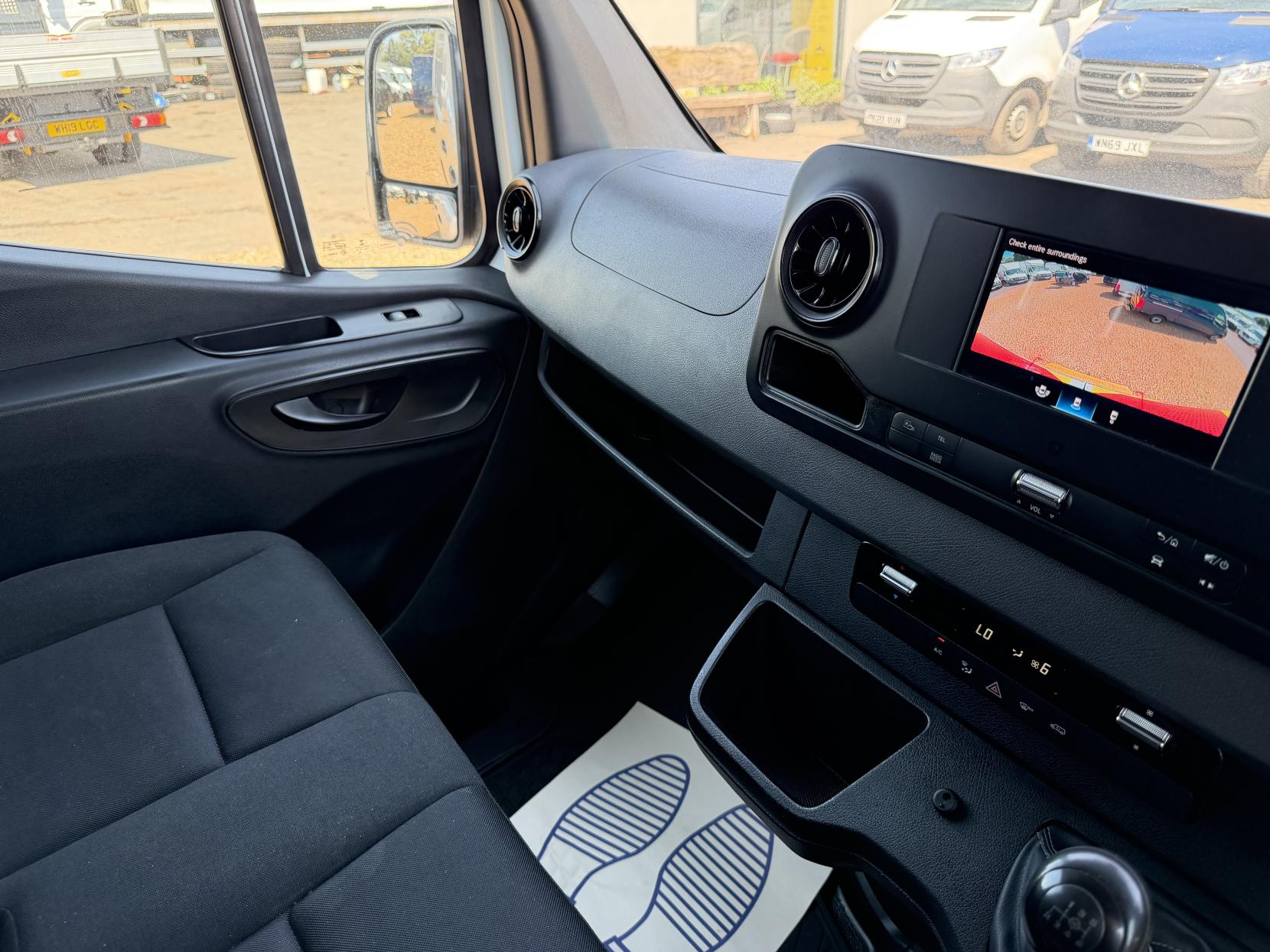 2019 Mercedes-Benz Sprinter 2.1 316 CDI Panel Van 5dr Diesel Manual RWD L2 H2 Euro 6 (163 ps) - Thumbnail 49