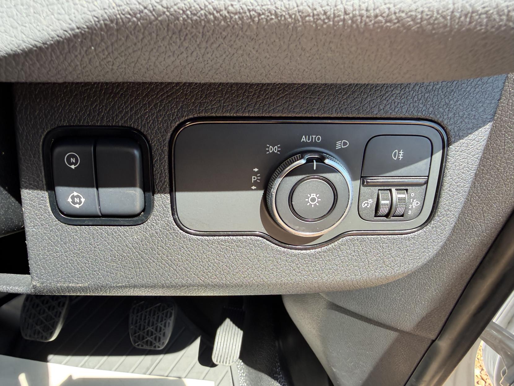 2019 Mercedes-Benz Sprinter 2.1 316 CDI Panel Van 5dr Diesel Manual RWD L2 H2 Euro 6 (163 ps) - Thumbnail 41