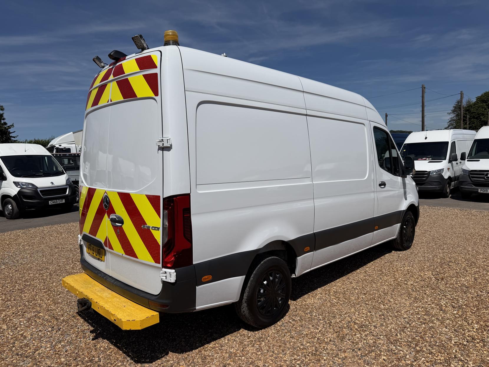 2019 Mercedes-Benz Sprinter 2.1 316 CDI Panel Van 5dr Diesel Manual RWD L2 H2 Euro 6 (163 ps) - Thumbnail 11