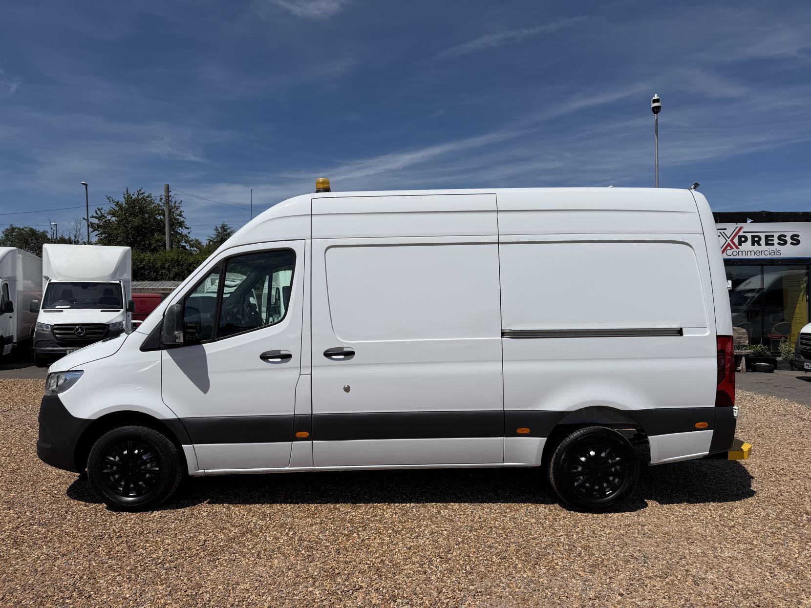 2019 Mercedes-Benz Sprinter 2.1 316 CDI Panel Van 5dr Diesel Manual RWD L2 H2 Euro 6 (163 ps) - Thumbnail 8
