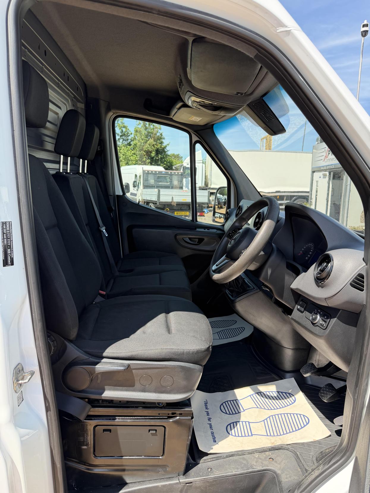 2019 Mercedes-Benz Sprinter 2.1 316 CDI Panel Van 5dr Diesel Manual RWD L2 H2 Euro 6 (163 ps) - Thumbnail 17