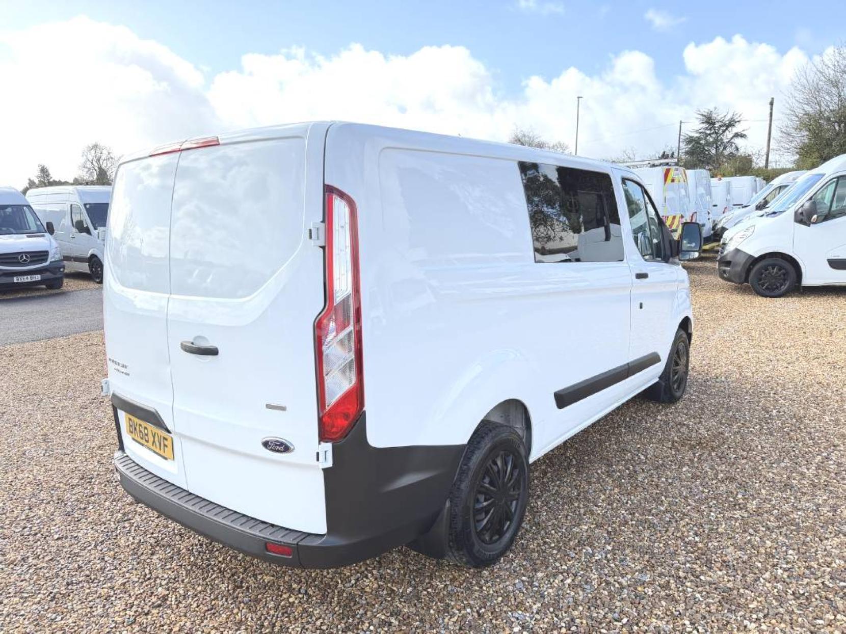 2018 Ford Transit Custom 2.0 TDCi 270 Trend Combi Van 6dr Diesel Manual L1 H1 (161 g/km, 128 bhp) - Thumbnail 12