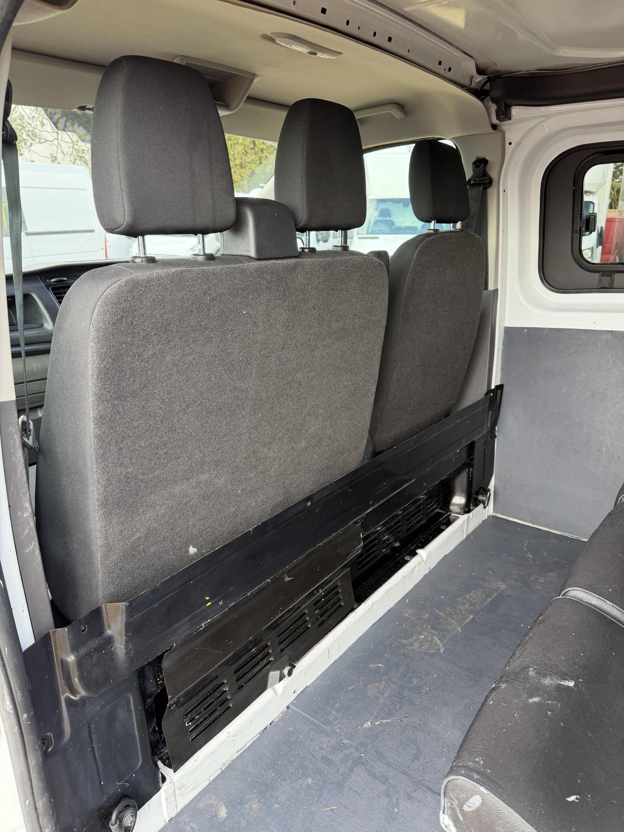 2018 Ford Transit Custom 2.0 TDCi 270 Trend Combi Van 6dr Diesel Manual L1 H1 (161 g/km, 128 bhp) - Thumbnail 31