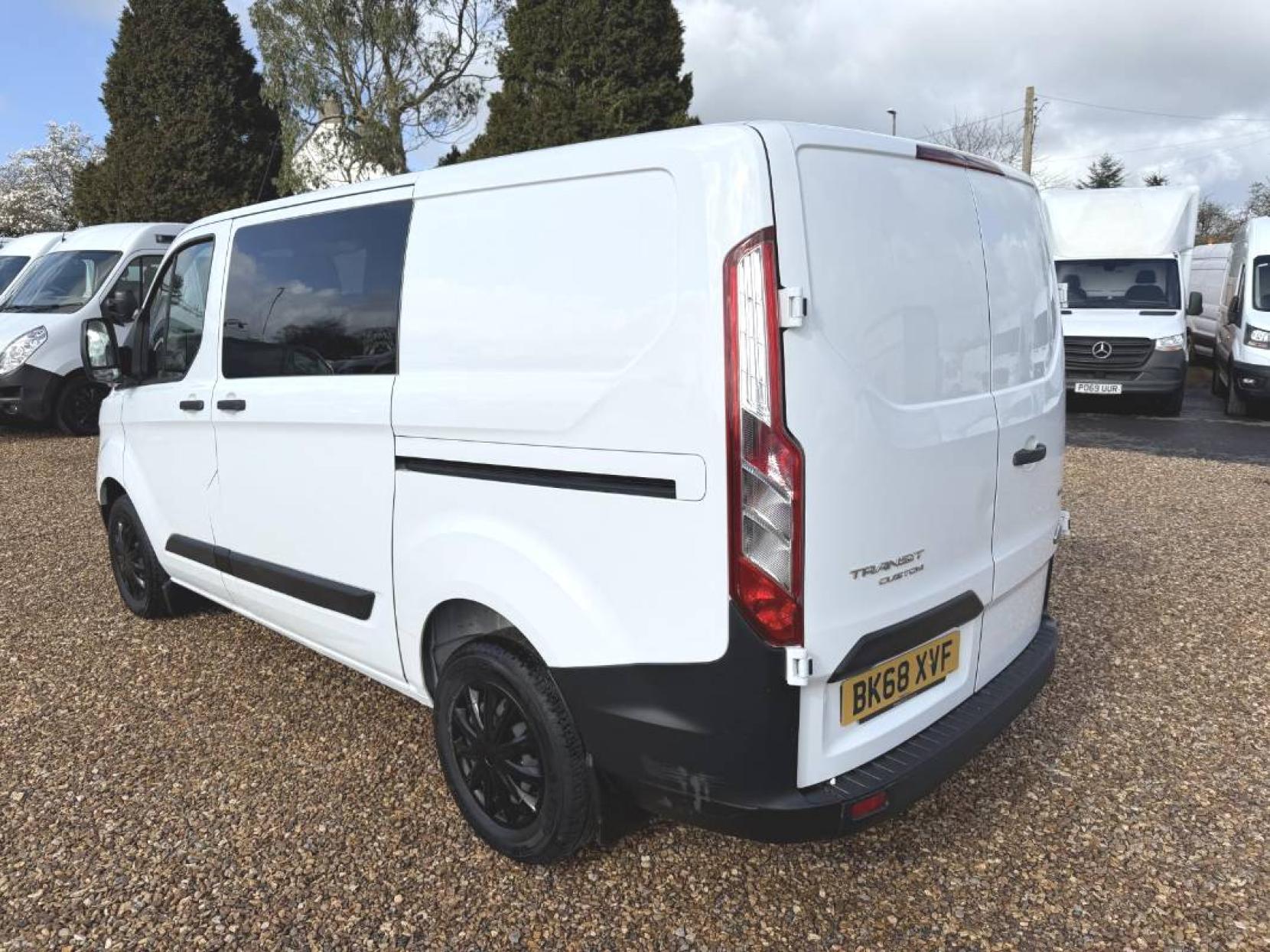 2018 Ford Transit Custom 2.0 TDCi 270 Trend Combi Van 6dr Diesel Manual L1 H1 (161 g/km, 128 bhp) - Thumbnail 10
