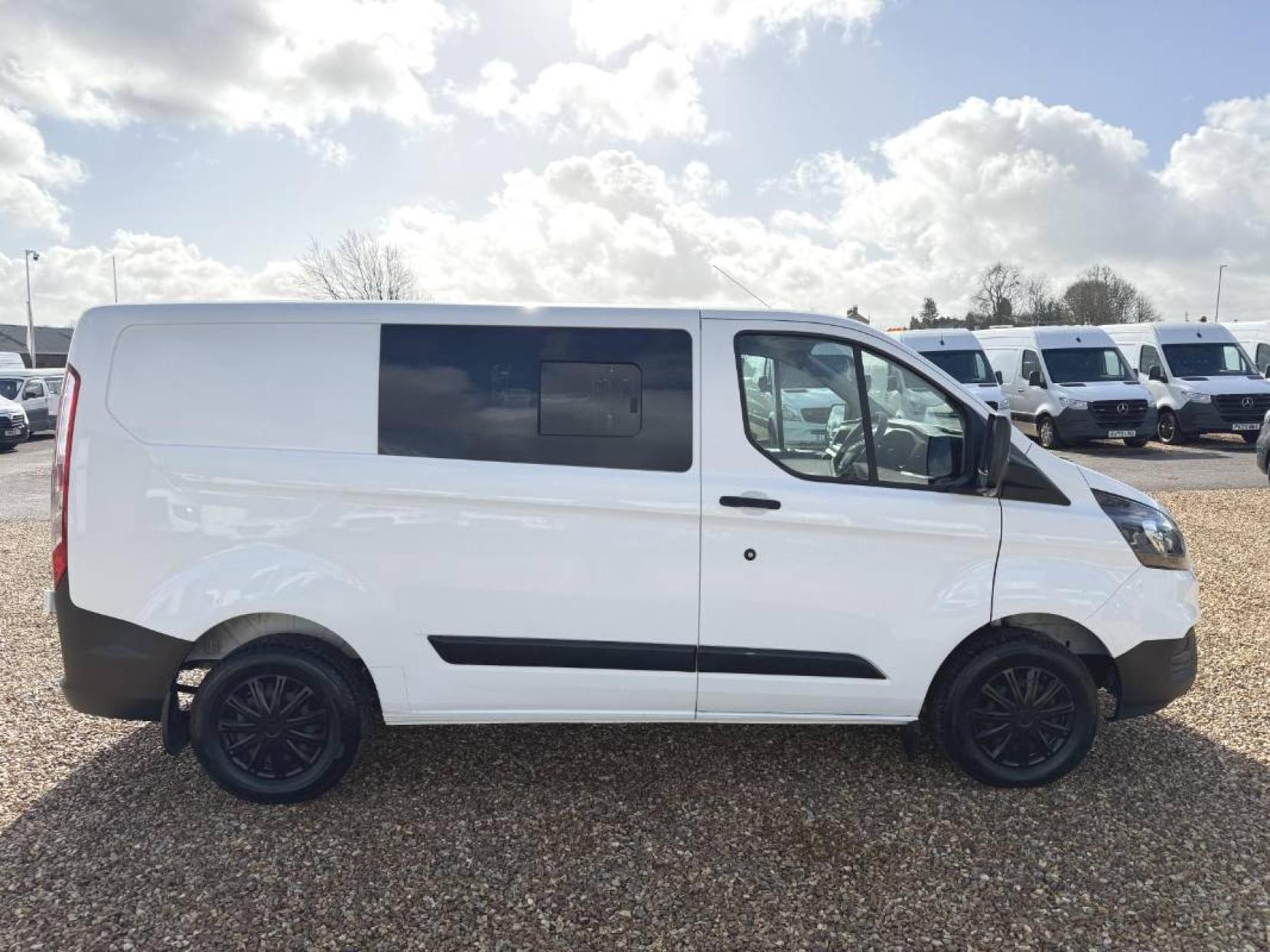 2018 Ford Transit Custom 2.0 TDCi 270 Trend Combi Van 6dr Diesel Manual L1 H1 (161 g/km, 128 bhp) - Thumbnail 13
