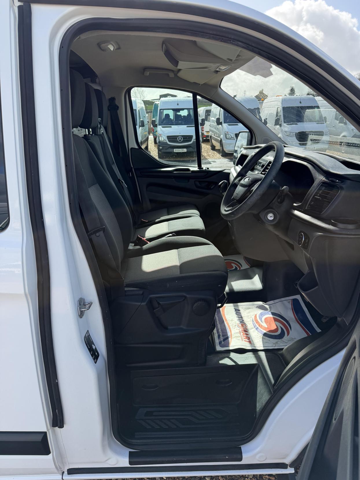 2018 Ford Transit Custom 2.0 TDCi 270 Trend Combi Van 6dr Diesel Manual L1 H1 (161 g/km, 128 bhp) - Thumbnail 2