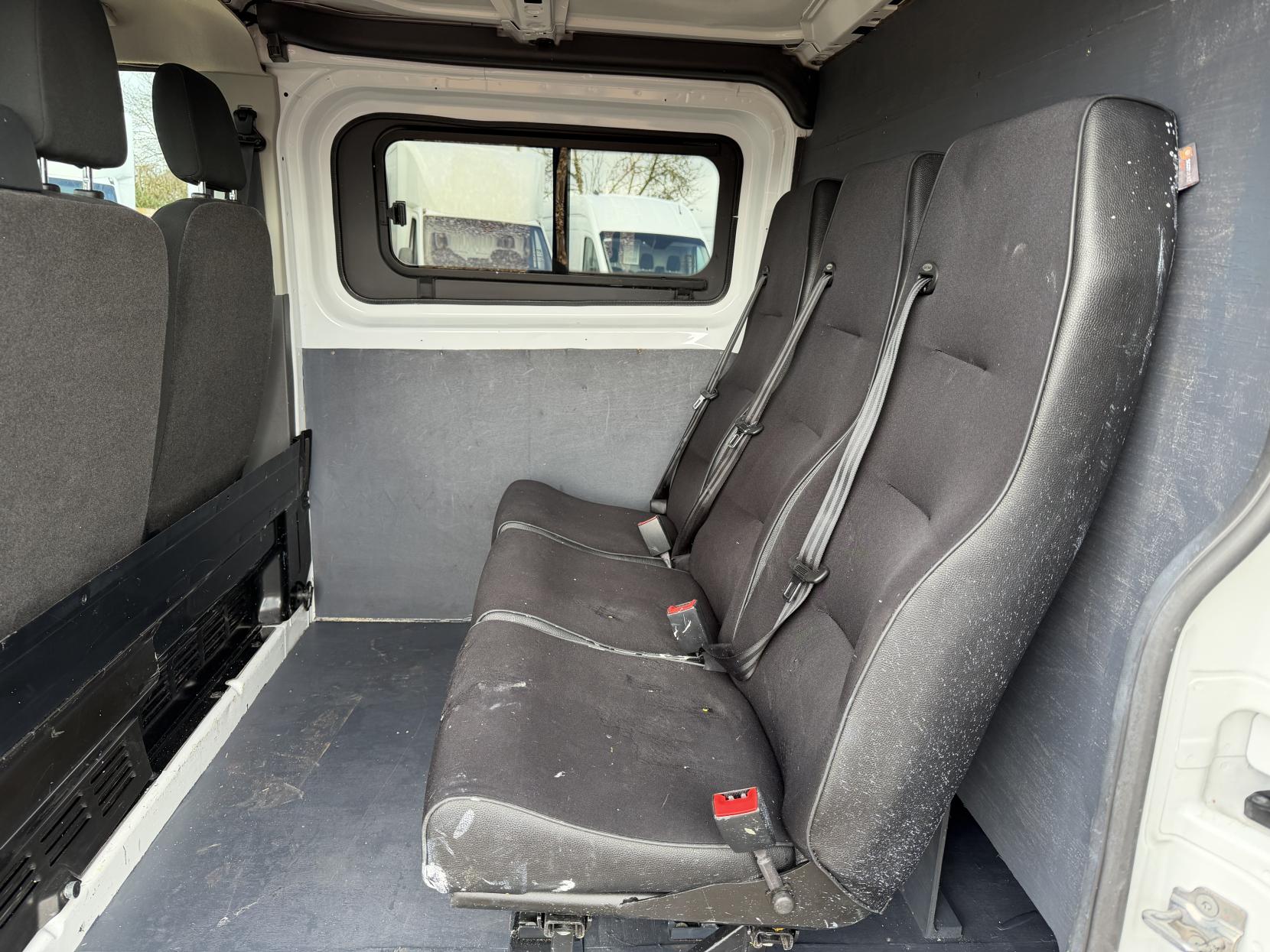 2018 Ford Transit Custom 2.0 TDCi 270 Trend Combi Van 6dr Diesel Manual L1 H1 (161 g/km, 128 bhp) - Thumbnail 38