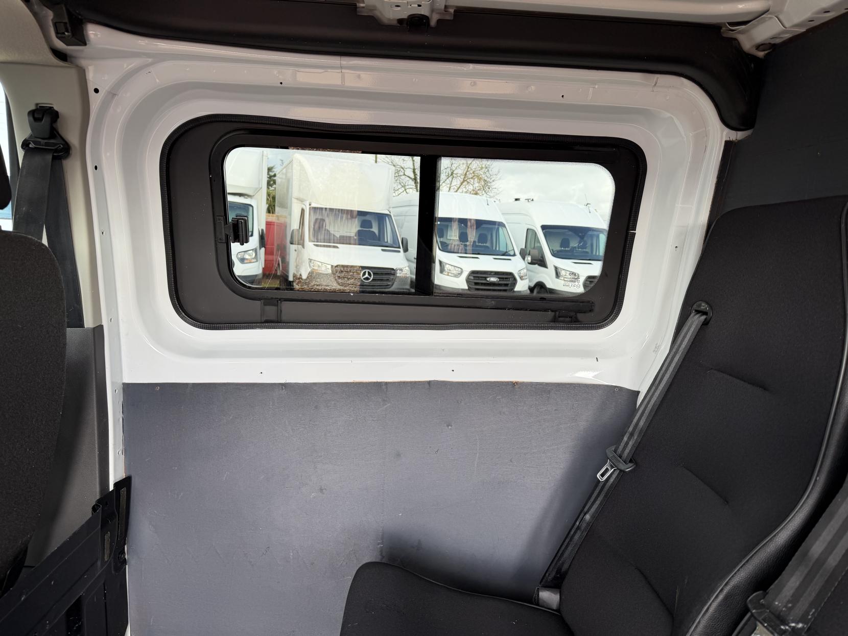 2018 Ford Transit Custom 2.0 TDCi 270 Trend Combi Van 6dr Diesel Manual L1 H1 (161 g/km, 128 bhp) - Thumbnail 35