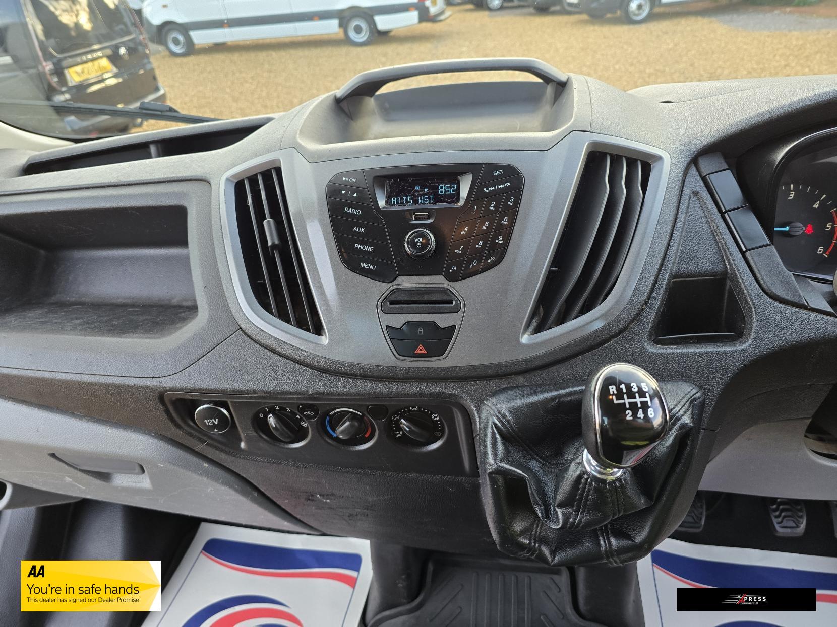 Ford Transit Transit 2.2 TDCi 350 1-Way Tipper 2dr Diesel Manual RWD L2 Euro 5 (1-Stop) (125 ps)