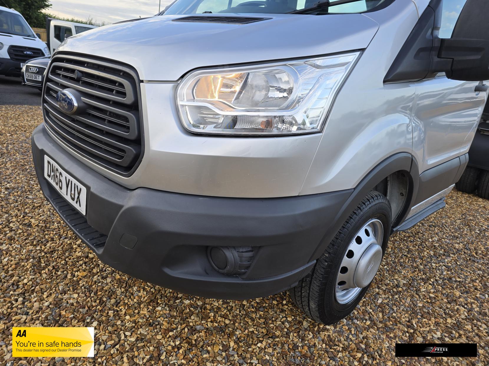 Ford Transit Transit 2.2 TDCi 350 1-Way Tipper 2dr Diesel Manual RWD L2 Euro 5 (1-Stop) (125 ps)