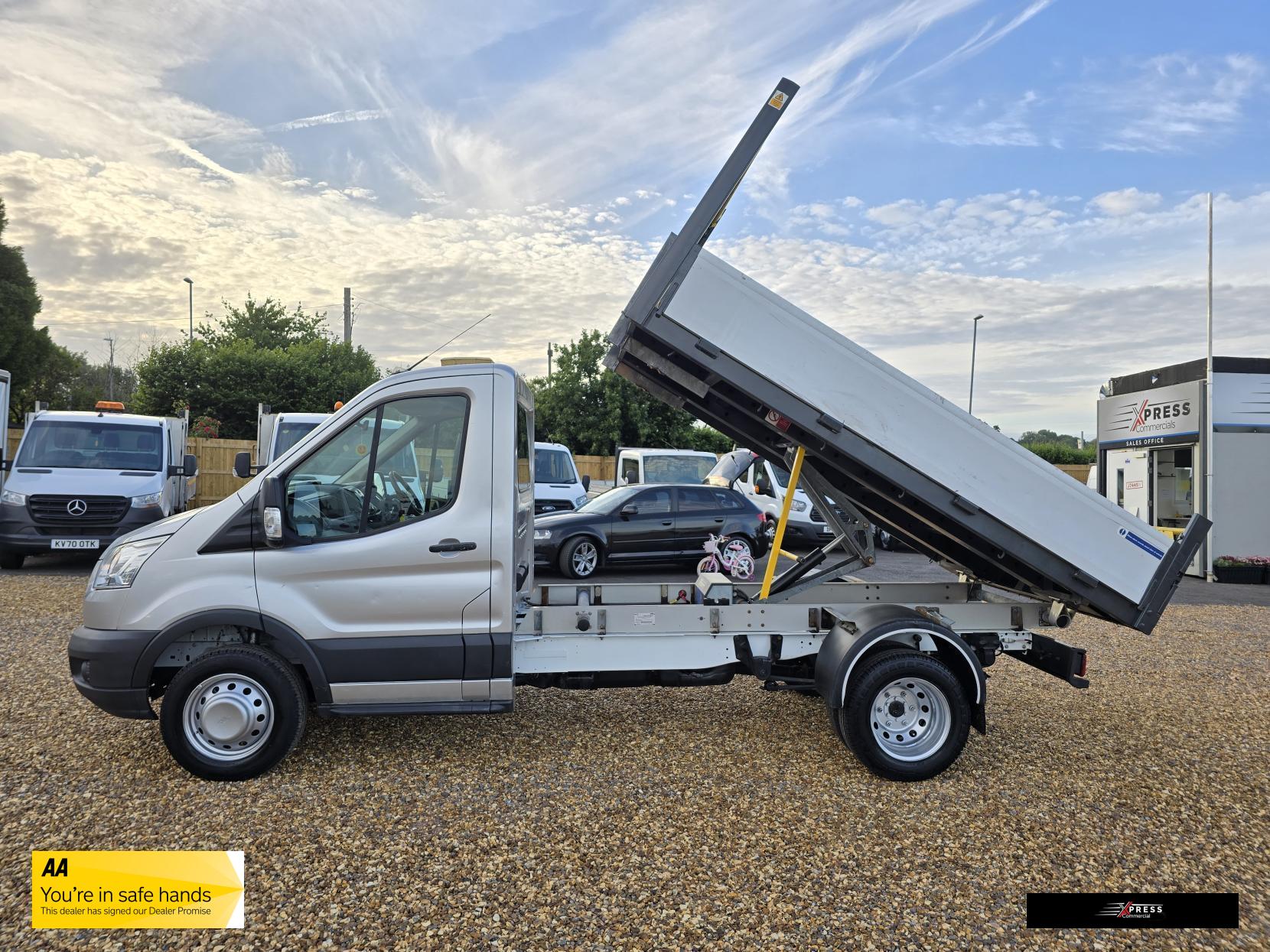 Ford Transit Transit 2.2 TDCi 350 1-Way Tipper 2dr Diesel Manual RWD L2 Euro 5 (1-Stop) (125 ps)