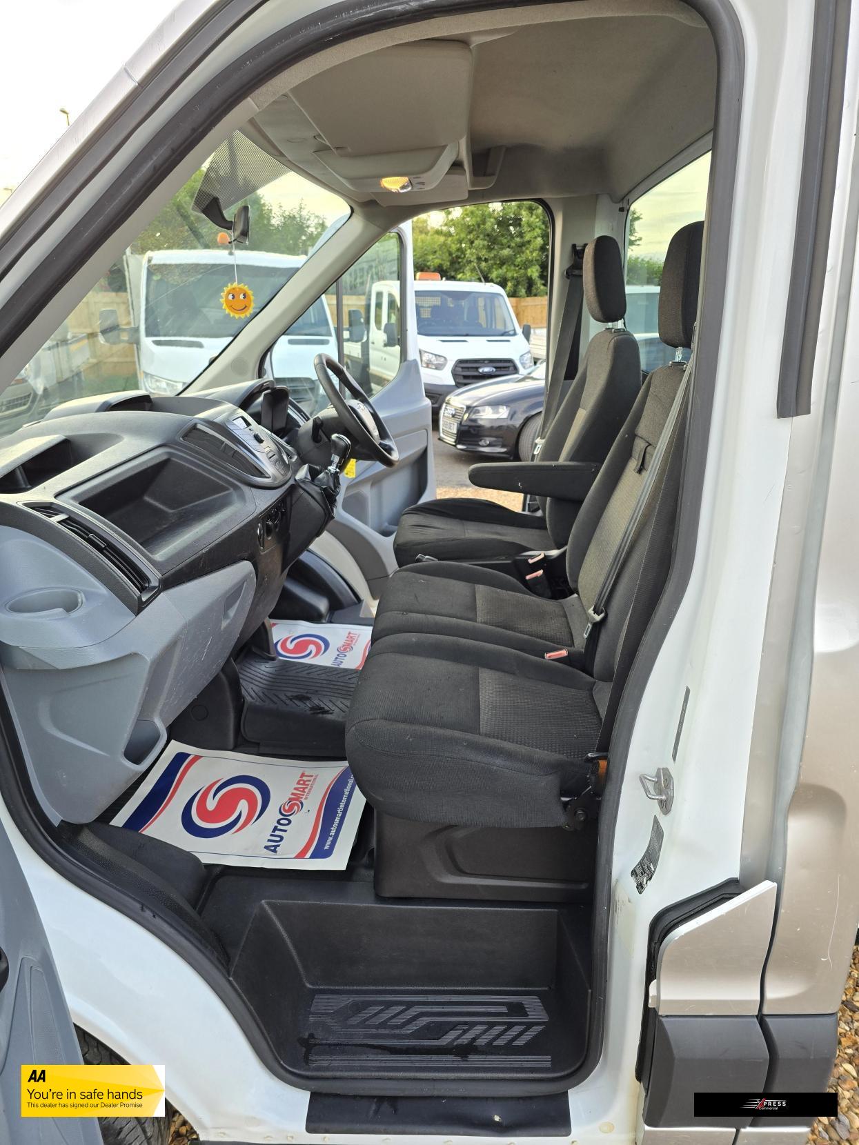 Ford Transit Transit 2.2 TDCi 350 1-Way Tipper 2dr Diesel Manual RWD L2 Euro 5 (1-Stop) (125 ps)