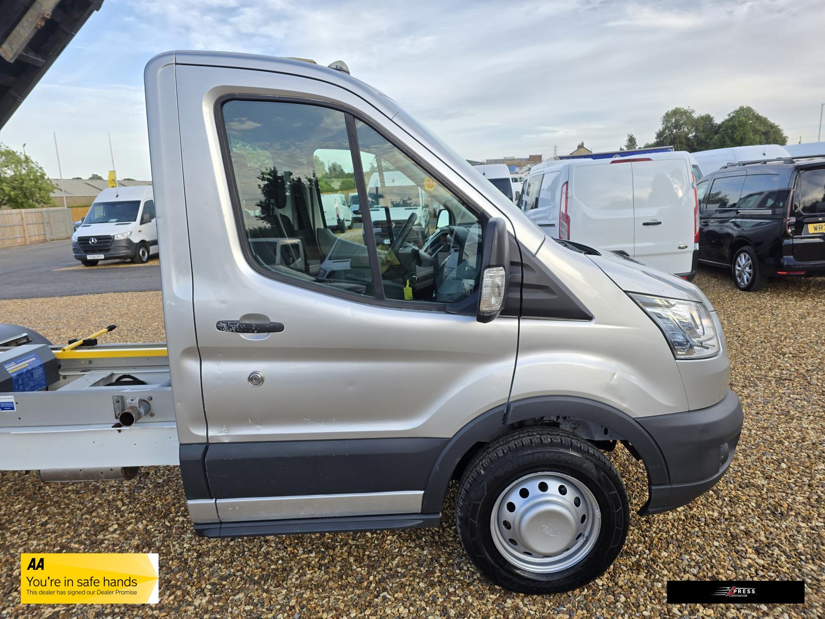 Ford Transit Transit 2.2 TDCi 350 1-Way Tipper 2dr Diesel Manual RWD L2 Euro 5 (1-Stop) (125 ps)