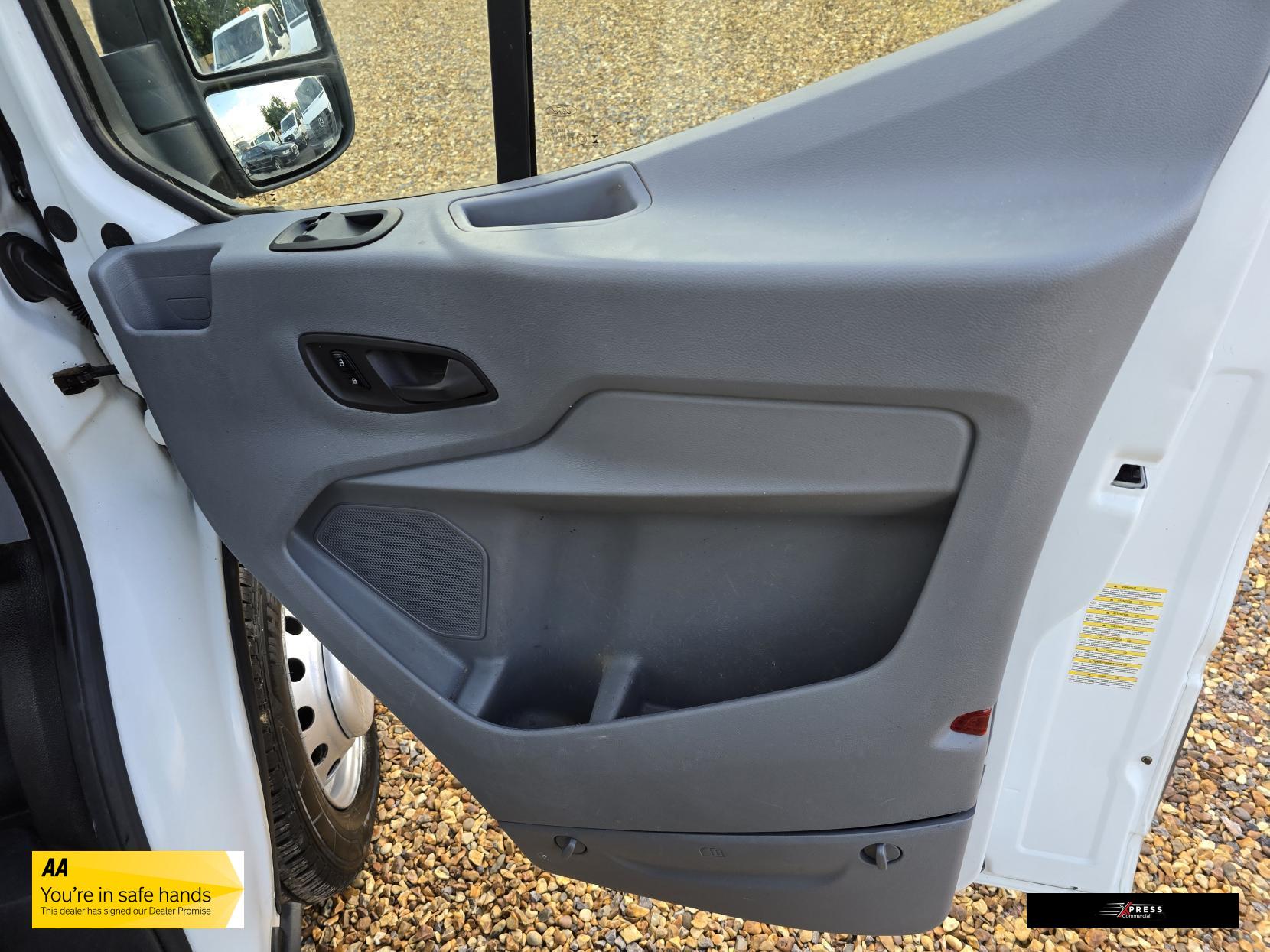 Ford Transit Transit 2.2 TDCi 350 1-Way Tipper 2dr Diesel Manual RWD L2 Euro 5 (1-Stop) (125 ps)
