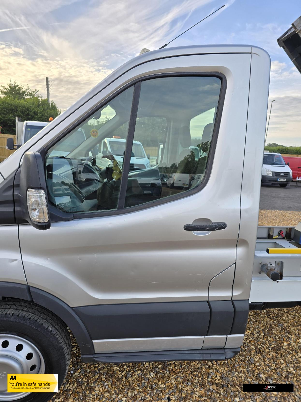 Ford Transit Transit 2.2 TDCi 350 1-Way Tipper 2dr Diesel Manual RWD L2 Euro 5 (1-Stop) (125 ps)