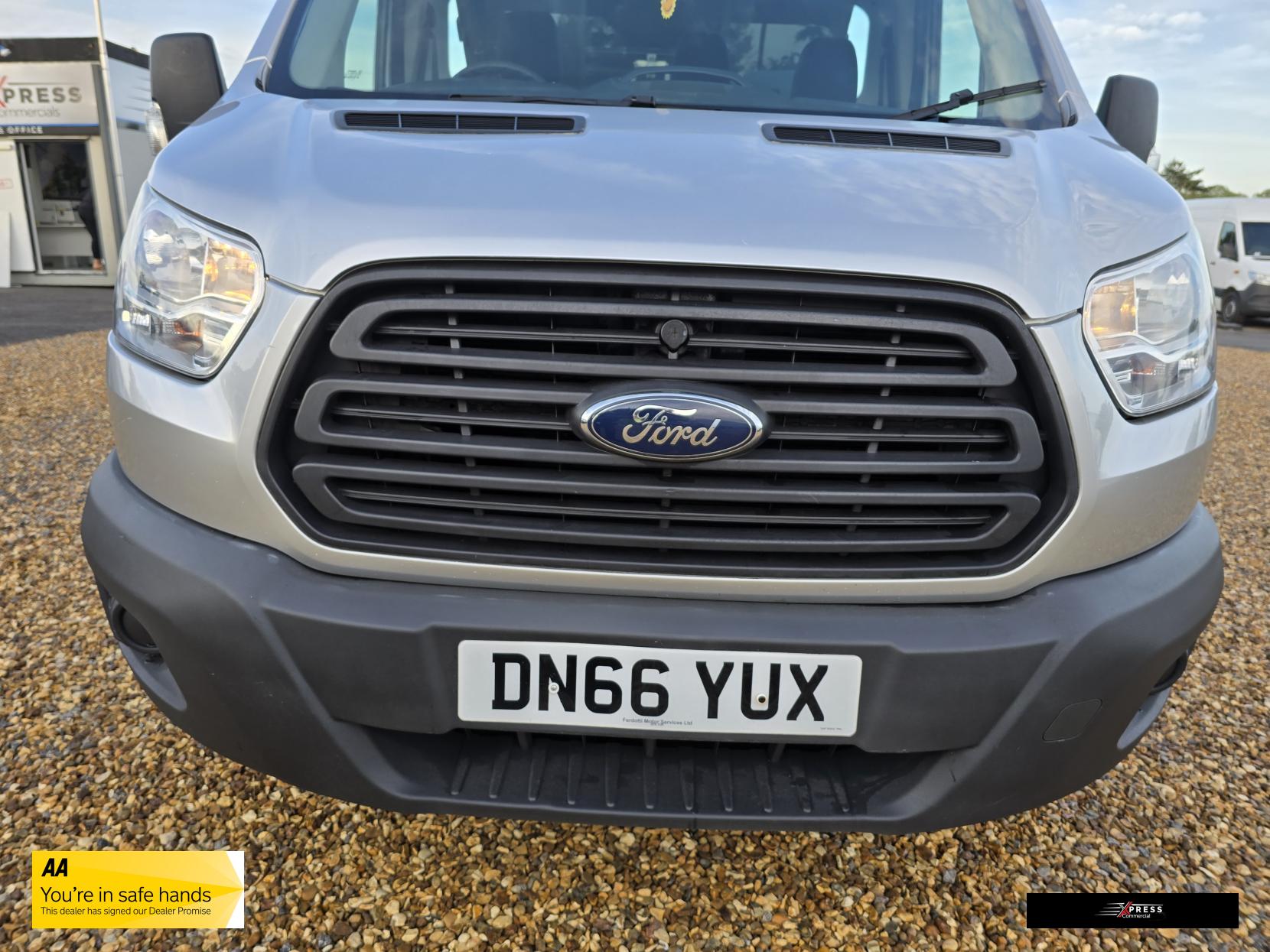 Ford Transit Transit 2.2 TDCi 350 1-Way Tipper 2dr Diesel Manual RWD L2 Euro 5 (1-Stop) (125 ps)