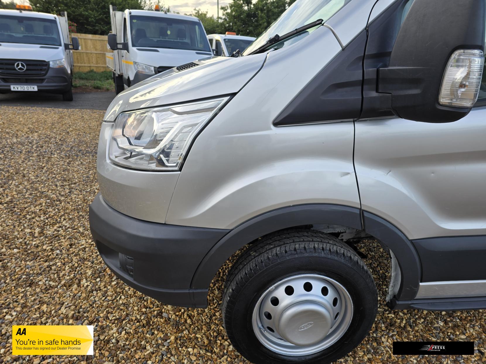 Ford Transit Transit 2.2 TDCi 350 1-Way Tipper 2dr Diesel Manual RWD L2 Euro 5 (1-Stop) (125 ps)