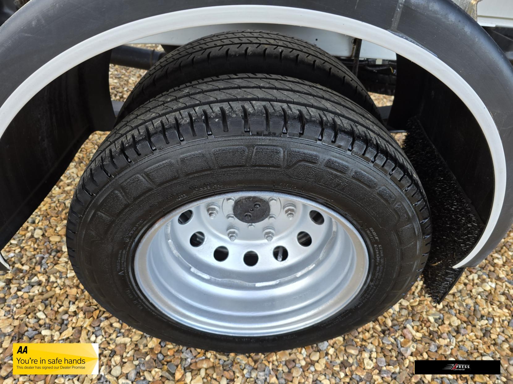 Ford Transit Transit 2.2 TDCi 350 1-Way Tipper 2dr Diesel Manual RWD L2 Euro 5 (1-Stop) (125 ps)