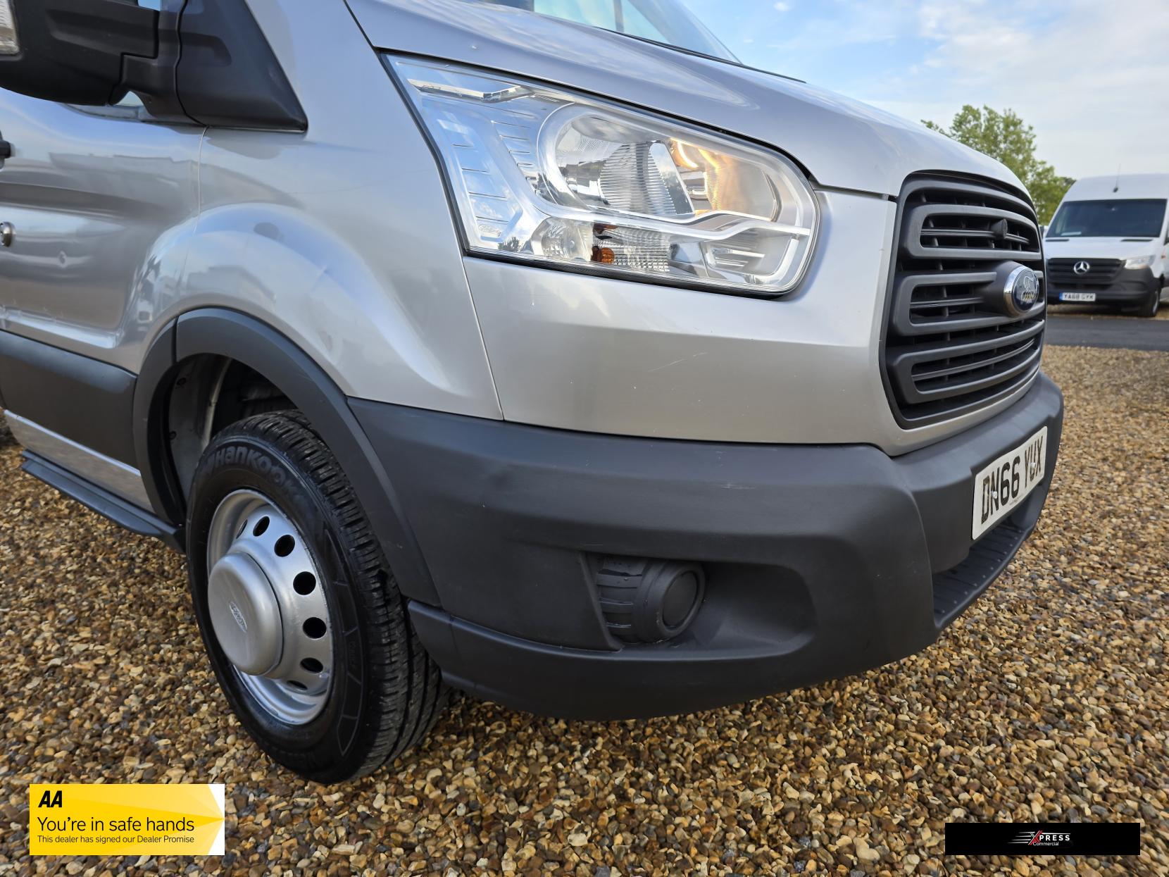 Ford Transit Transit 2.2 TDCi 350 1-Way Tipper 2dr Diesel Manual RWD L2 Euro 5 (1-Stop) (125 ps)