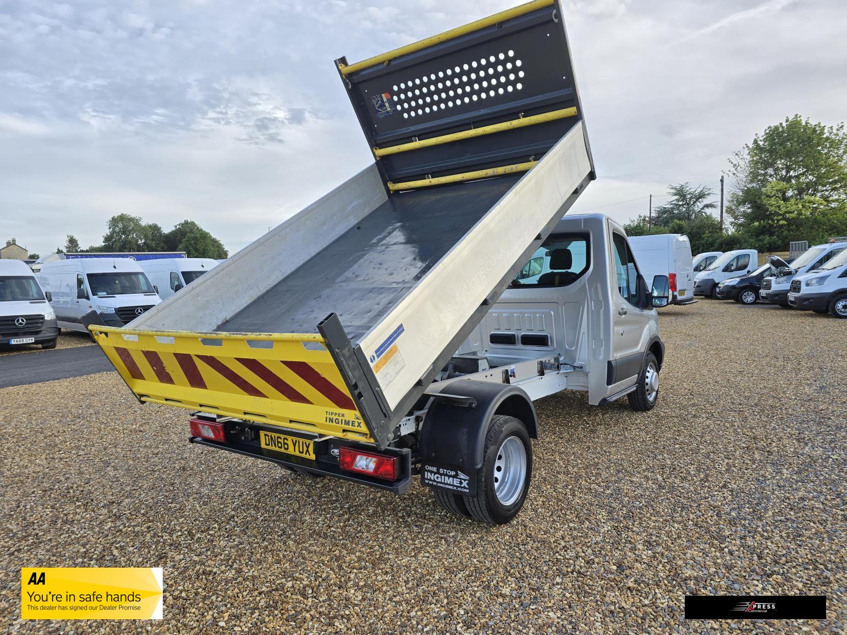 Ford Transit Transit 2.2 TDCi 350 1-Way Tipper 2dr Diesel Manual RWD L2 Euro 5 (1-Stop) (125 ps)