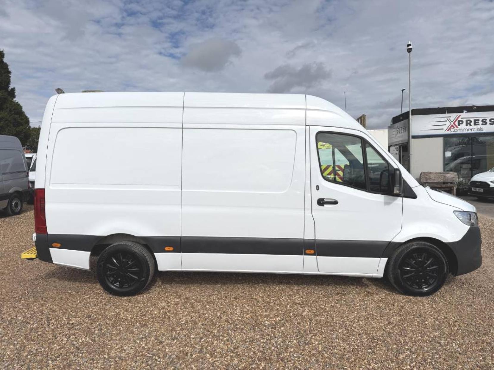 2021 Mercedes-Benz Sprinter 2.1 316 CDI Progressive Panel Van 5dr Diesel Manual RWD L2 H2 Euro 6 (s/s) (163 ps) - Thumbnail 12
