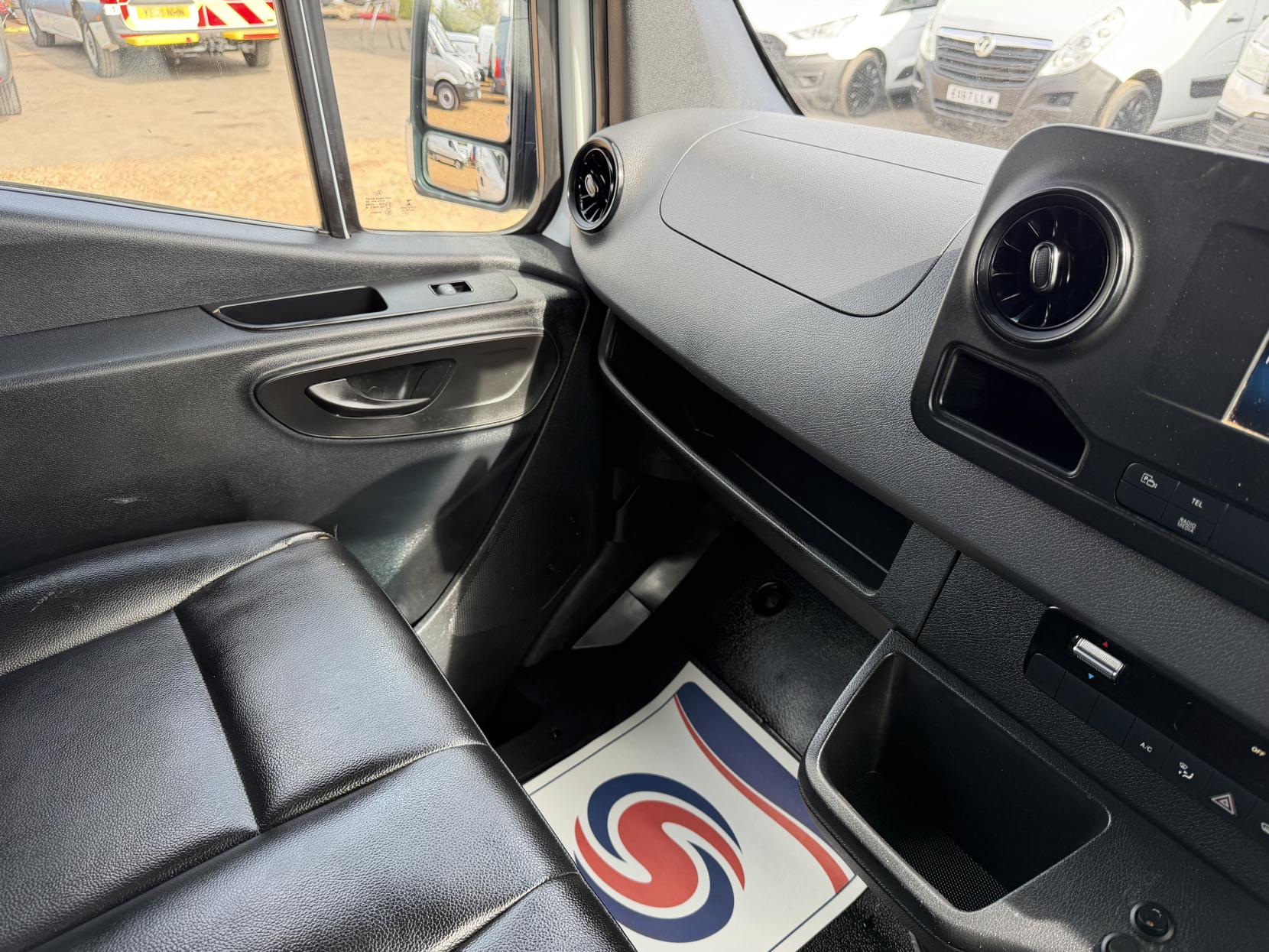 2021 Mercedes-Benz Sprinter 2.1 316 CDI Progressive Panel Van 5dr Diesel Manual RWD L2 H2 Euro 6 (s/s) (163 ps) - Thumbnail 28