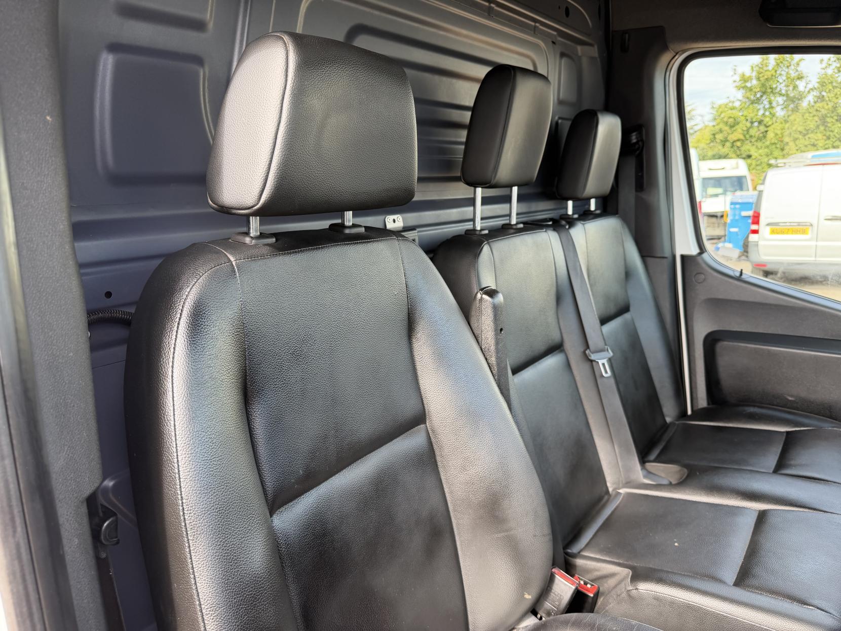 2021 Mercedes-Benz Sprinter 2.1 316 CDI Progressive Panel Van 5dr Diesel Manual RWD L2 H2 Euro 6 (s/s) (163 ps) - Thumbnail 15