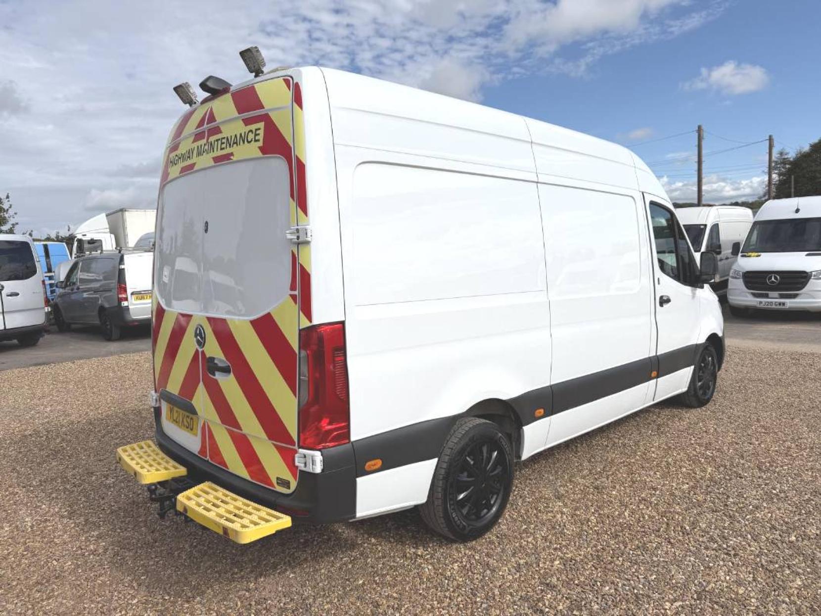 2021 Mercedes-Benz Sprinter 2.1 316 CDI Progressive Panel Van 5dr Diesel Manual RWD L2 H2 Euro 6 (s/s) (163 ps) - Thumbnail 11