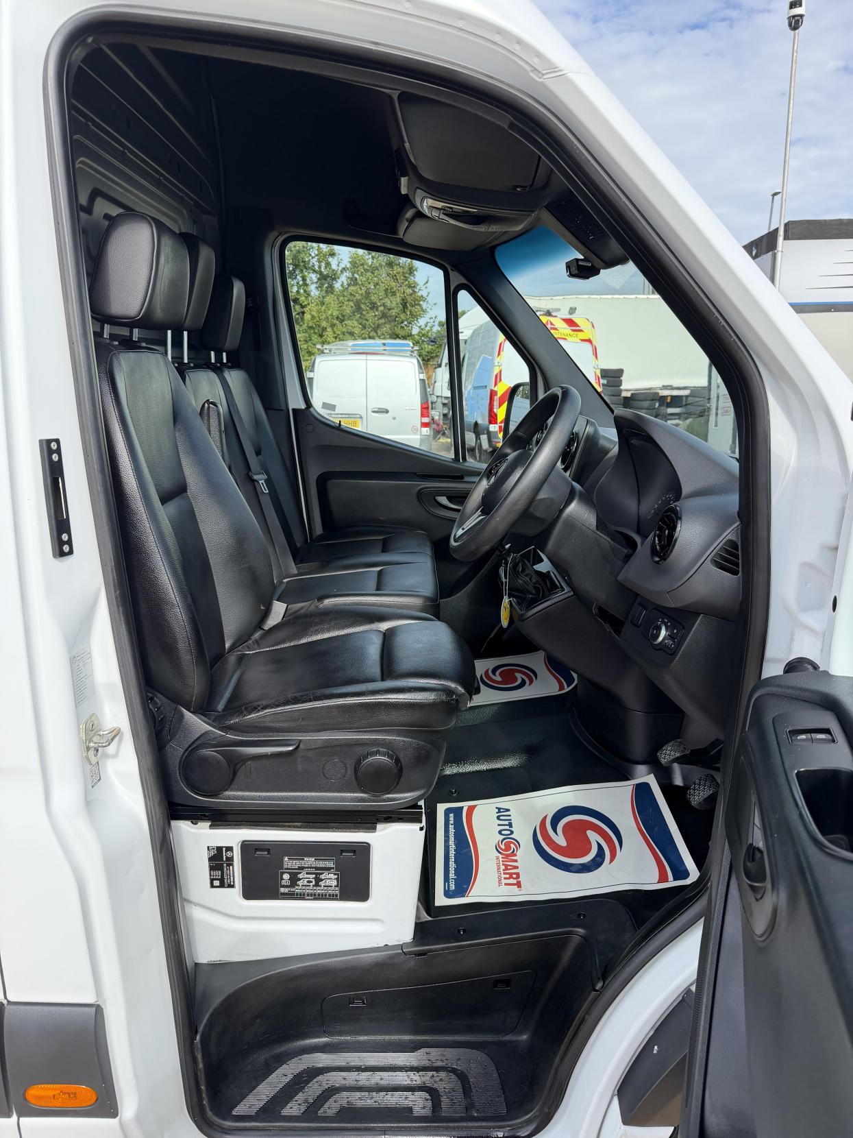 2021 Mercedes-Benz Sprinter 2.1 316 CDI Progressive Panel Van 5dr Diesel Manual RWD L2 H2 Euro 6 (s/s) (163 ps) - Thumbnail 14