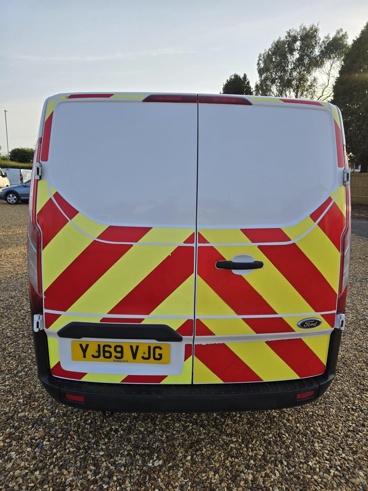 Ford Transit Custom 2.0 280 EcoBlue Leader Crew Van Double Cab 5dr Diesel Manual L1 H1 Euro 6 (s/s) (105 ps)