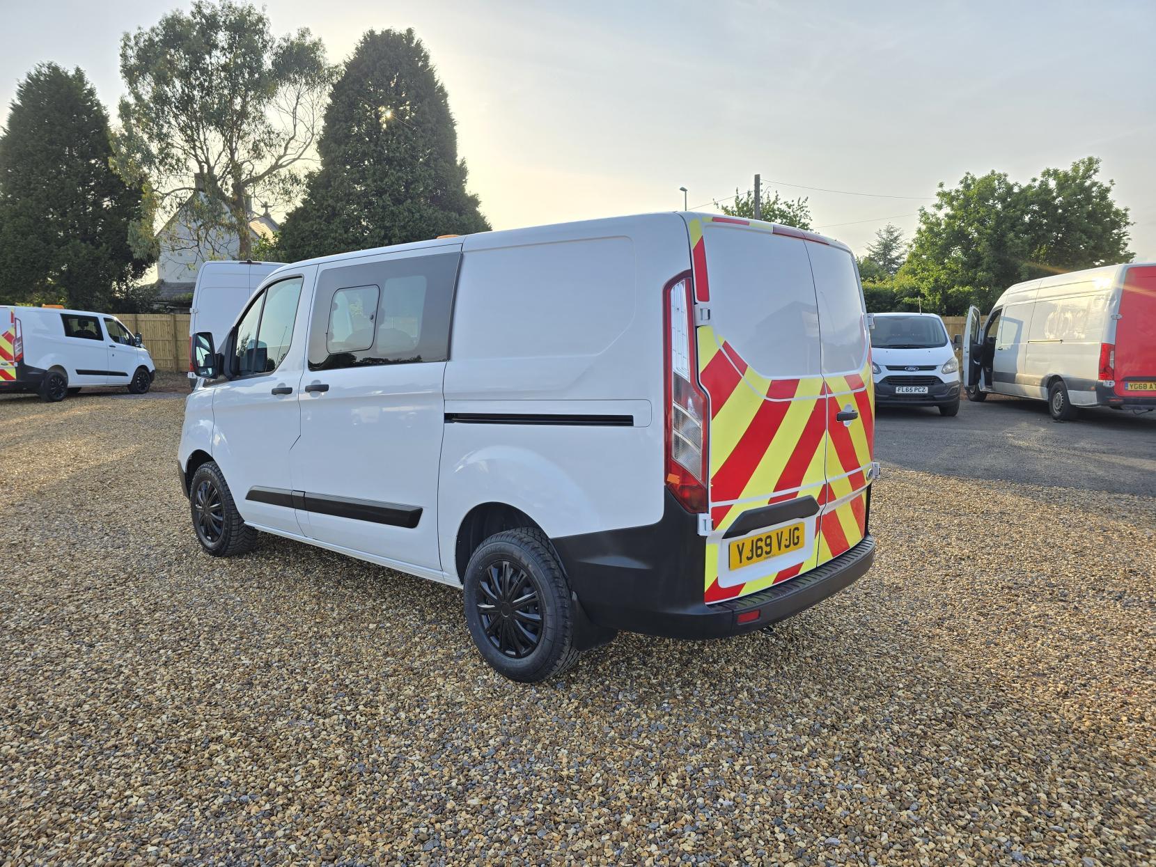 Ford Transit Custom 2.0 280 EcoBlue Leader Crew Van Double Cab 5dr Diesel Manual L1 H1 Euro 6 (s/s) (105 ps)