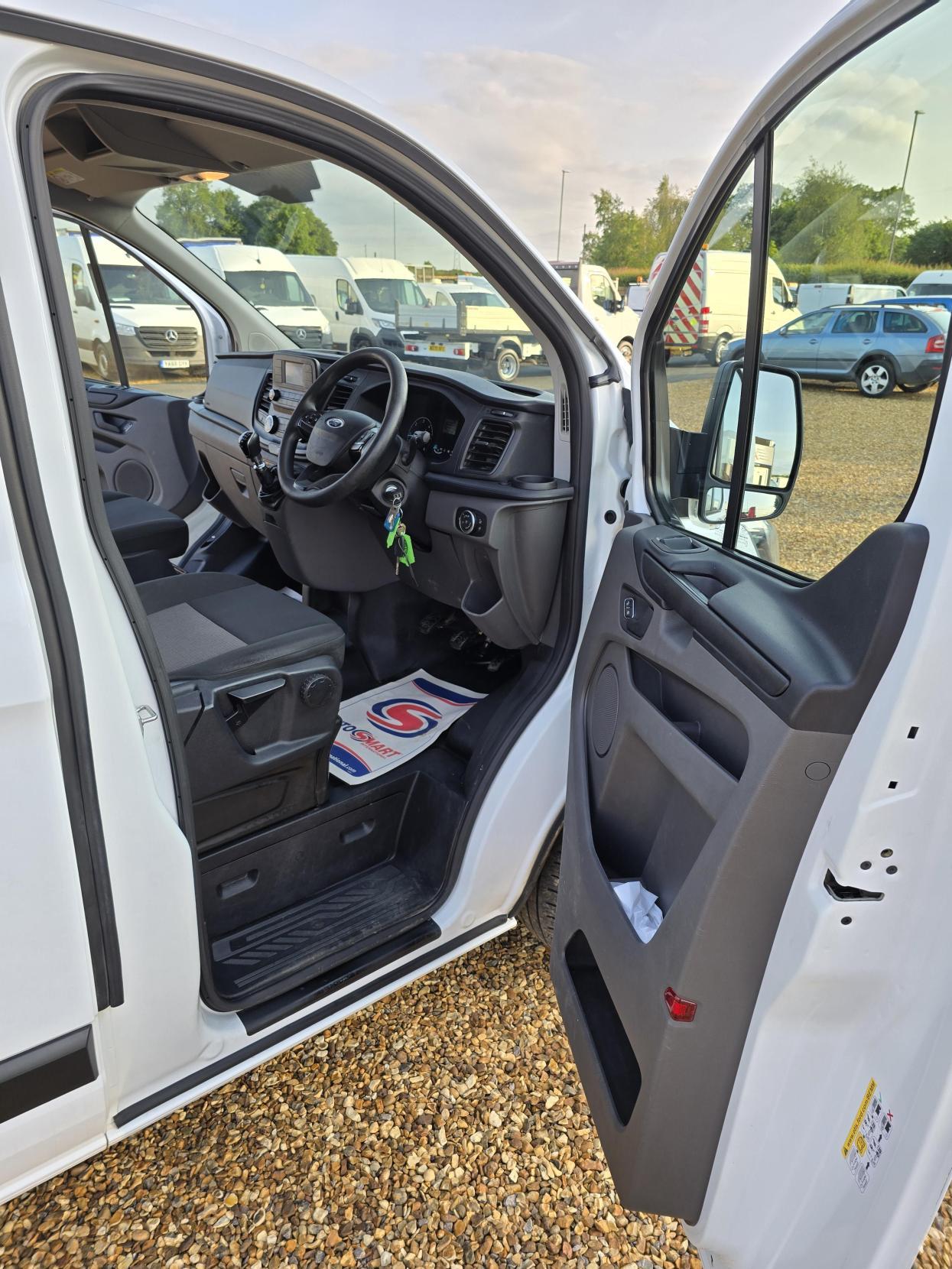 Ford Transit Custom 2.0 280 EcoBlue Leader Crew Van Double Cab 5dr Diesel Manual L1 H1 Euro 6 (s/s) (105 ps)