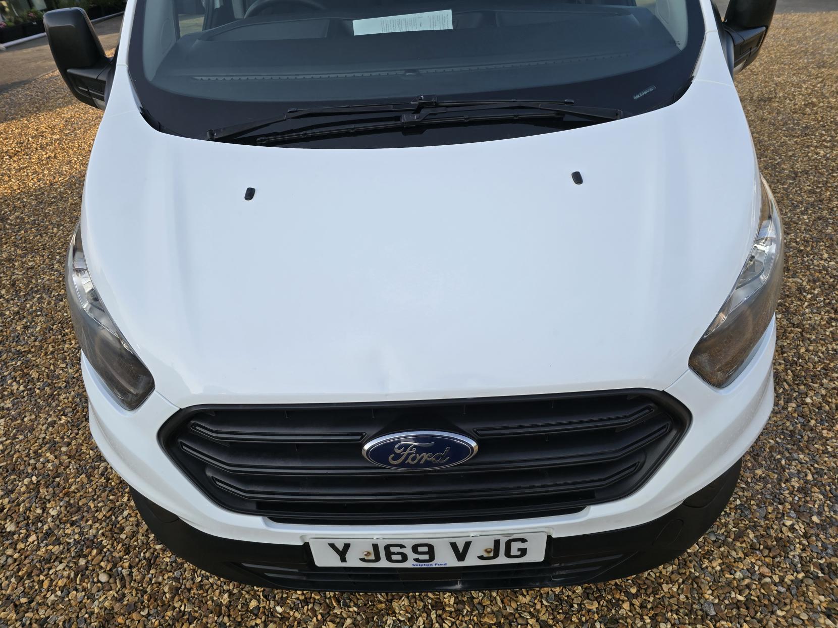 Ford Transit Custom 2.0 280 EcoBlue Leader Crew Van Double Cab 5dr Diesel Manual L1 H1 Euro 6 (s/s) (105 ps)