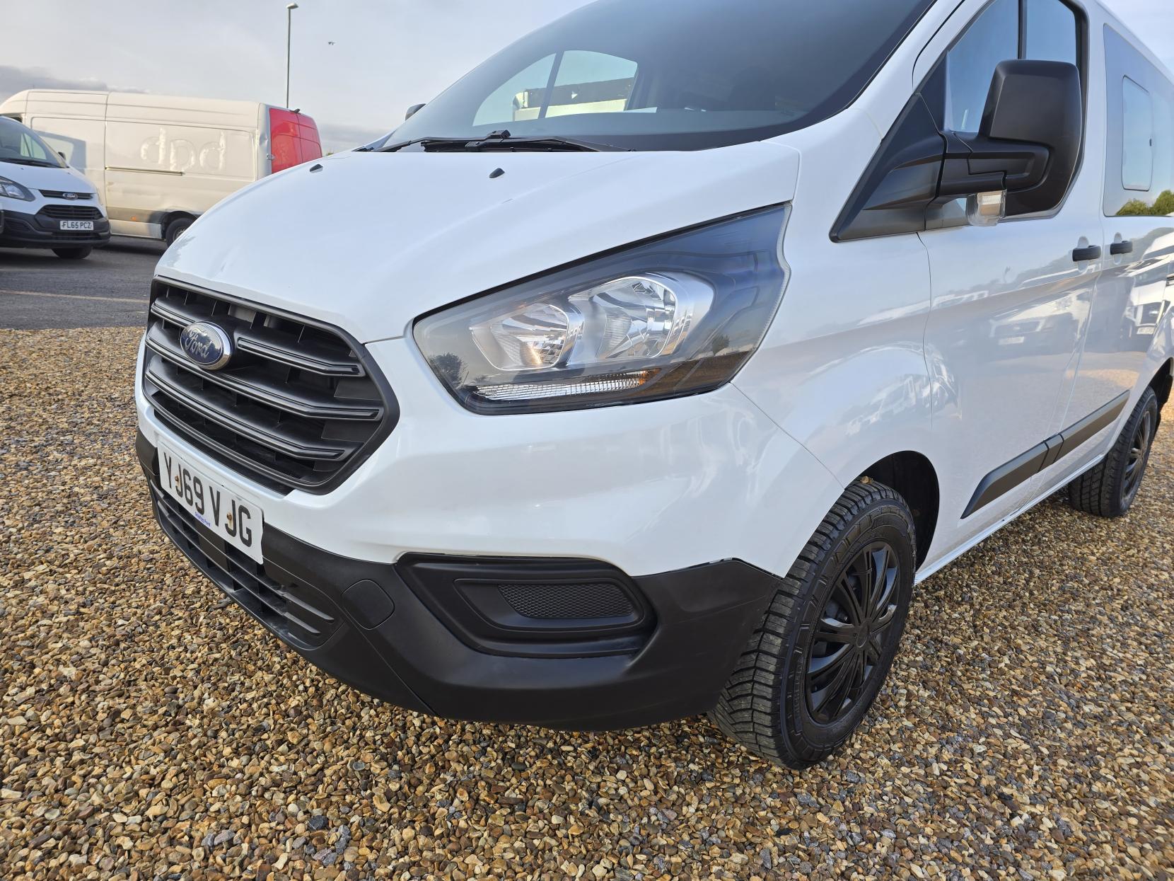 Ford Transit Custom 2.0 280 EcoBlue Leader Crew Van Double Cab 5dr Diesel Manual L1 H1 Euro 6 (s/s) (105 ps)