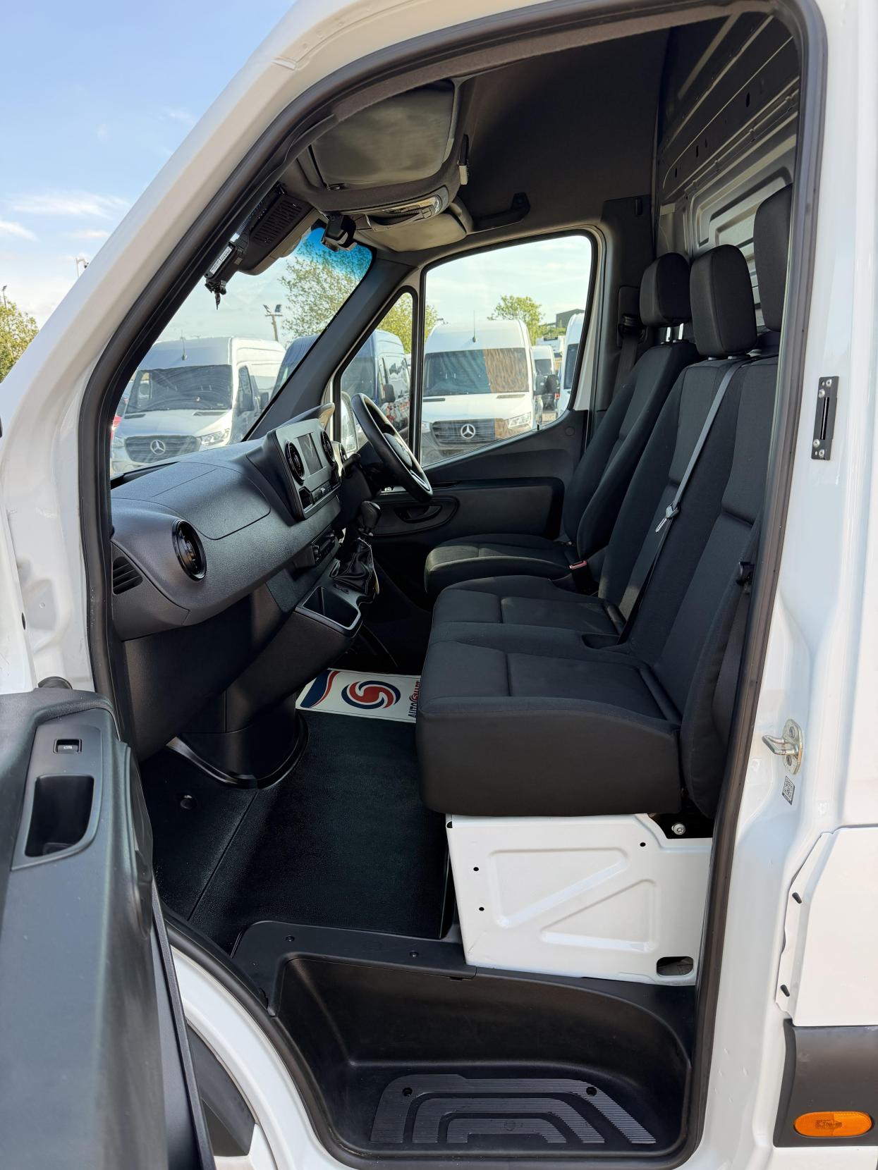 2020 Mercedes-Benz Sprinter 2.1 314 CDI Panel Van 5dr Diesel Manual FWD L2 H2 Euro 6 (143 ps) - Thumbnail 30