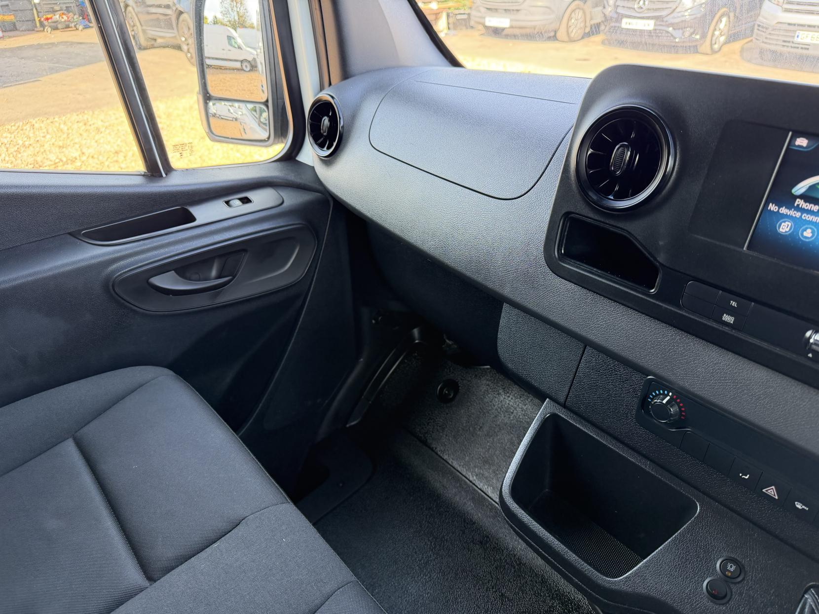 2020 Mercedes-Benz Sprinter 2.1 314 CDI Panel Van 5dr Diesel Manual FWD L2 H2 Euro 6 (143 ps) - Thumbnail 29