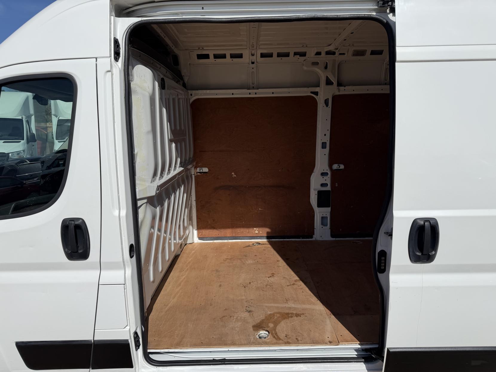 Citroen Relay 2.0 BlueHDi 35 Enterprise Panel Van 5dr Diesel Manual L3 High Roof Euro 6 (130 ps)