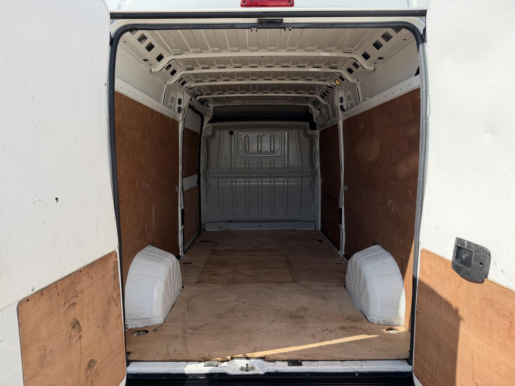 Citroen Relay 2.0 BlueHDi 35 Enterprise Panel Van 5dr Diesel Manual L3 High Roof Euro 6 (130 ps)